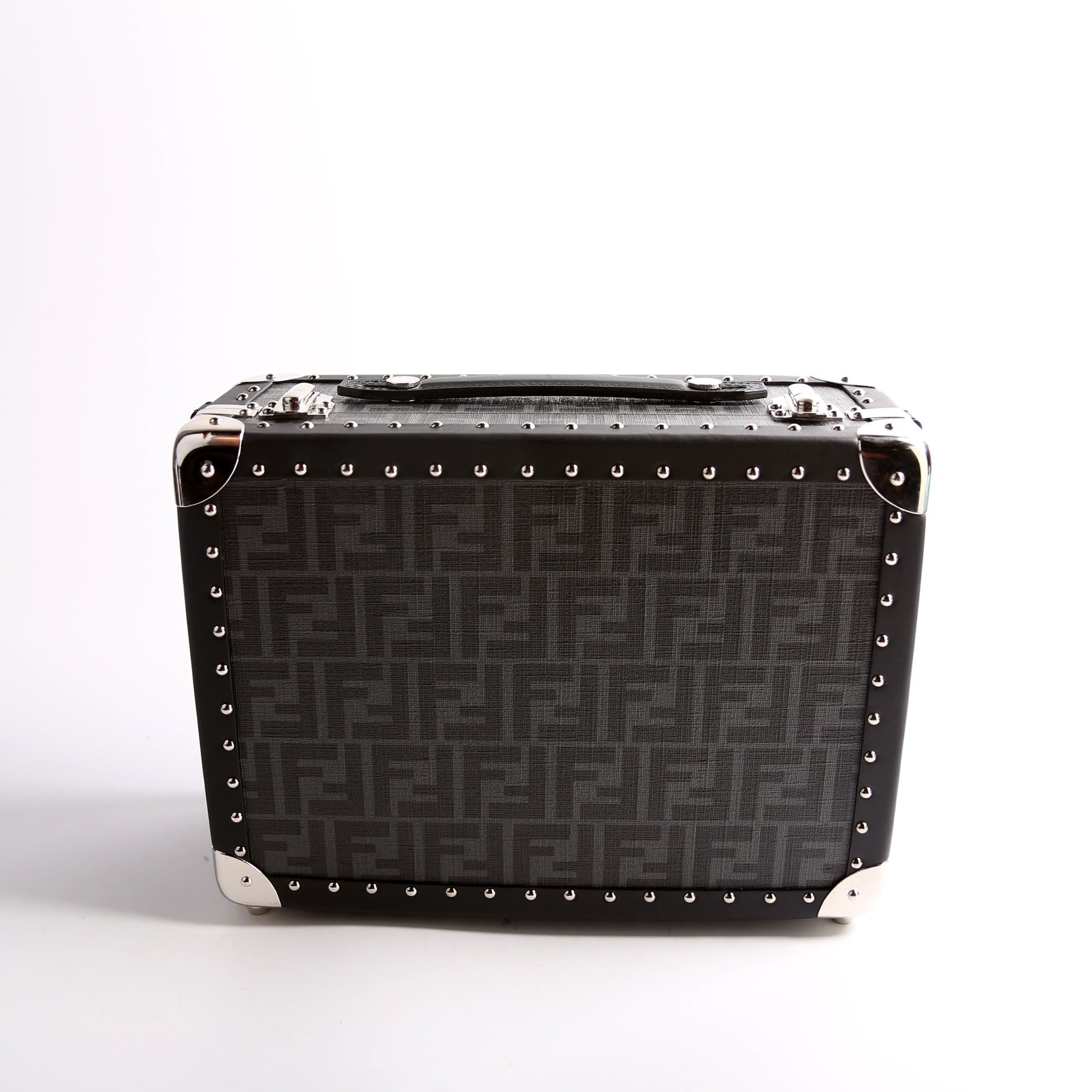 7VV136 FF Studded Rigid Trunk Small