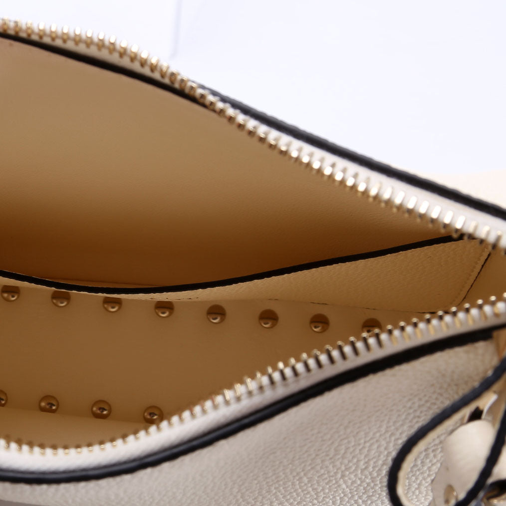 Rockstud Hobo Grained Calfskin Cream
