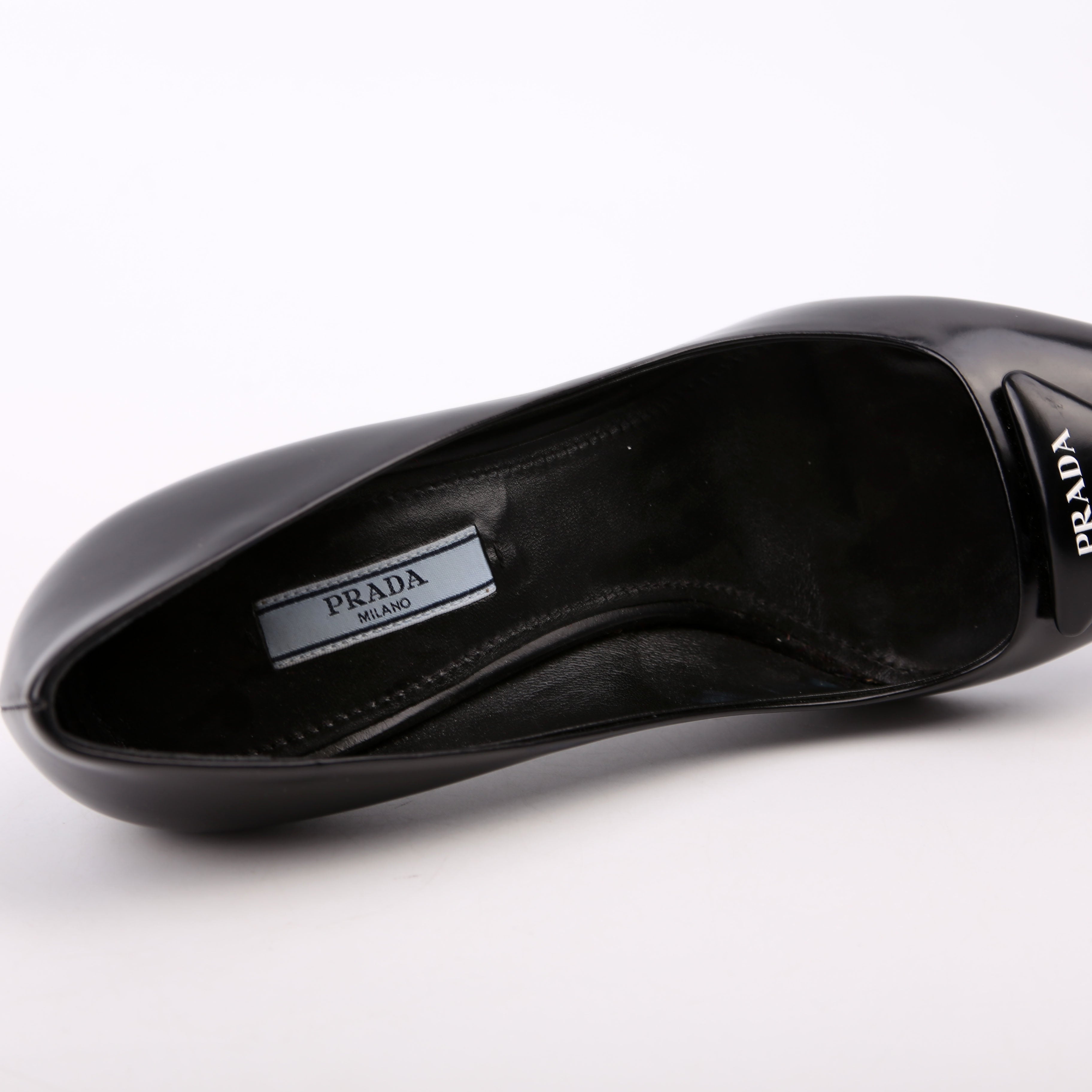 Logo Plaque Pointy Toe Pumps Size 37 Black