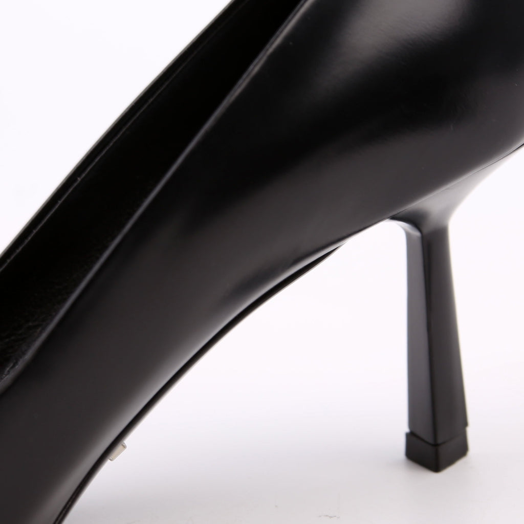 Logo Plaque Pointy Toe Pumps Size 37 Black
