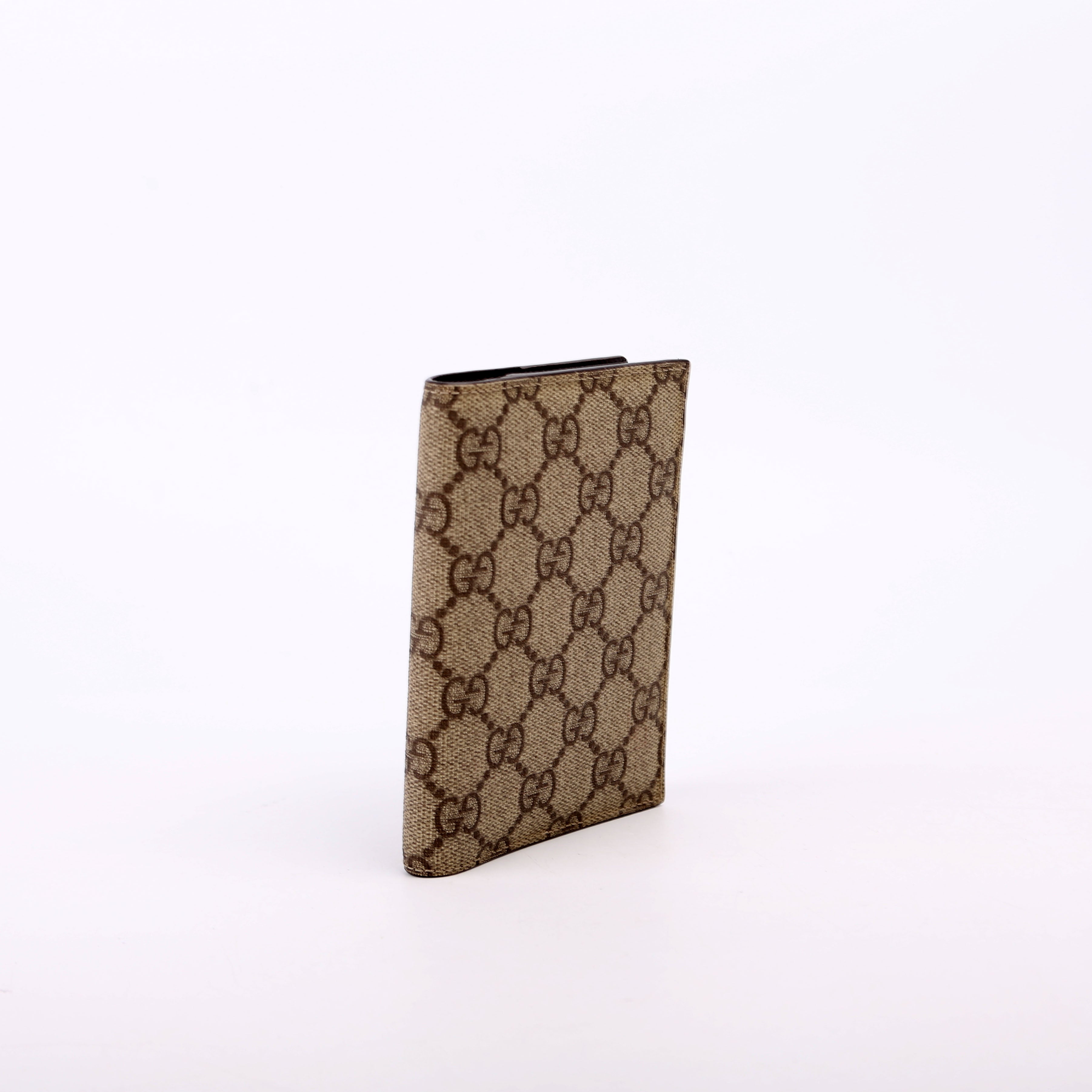 154694 GG Supreme Passport Case Brown