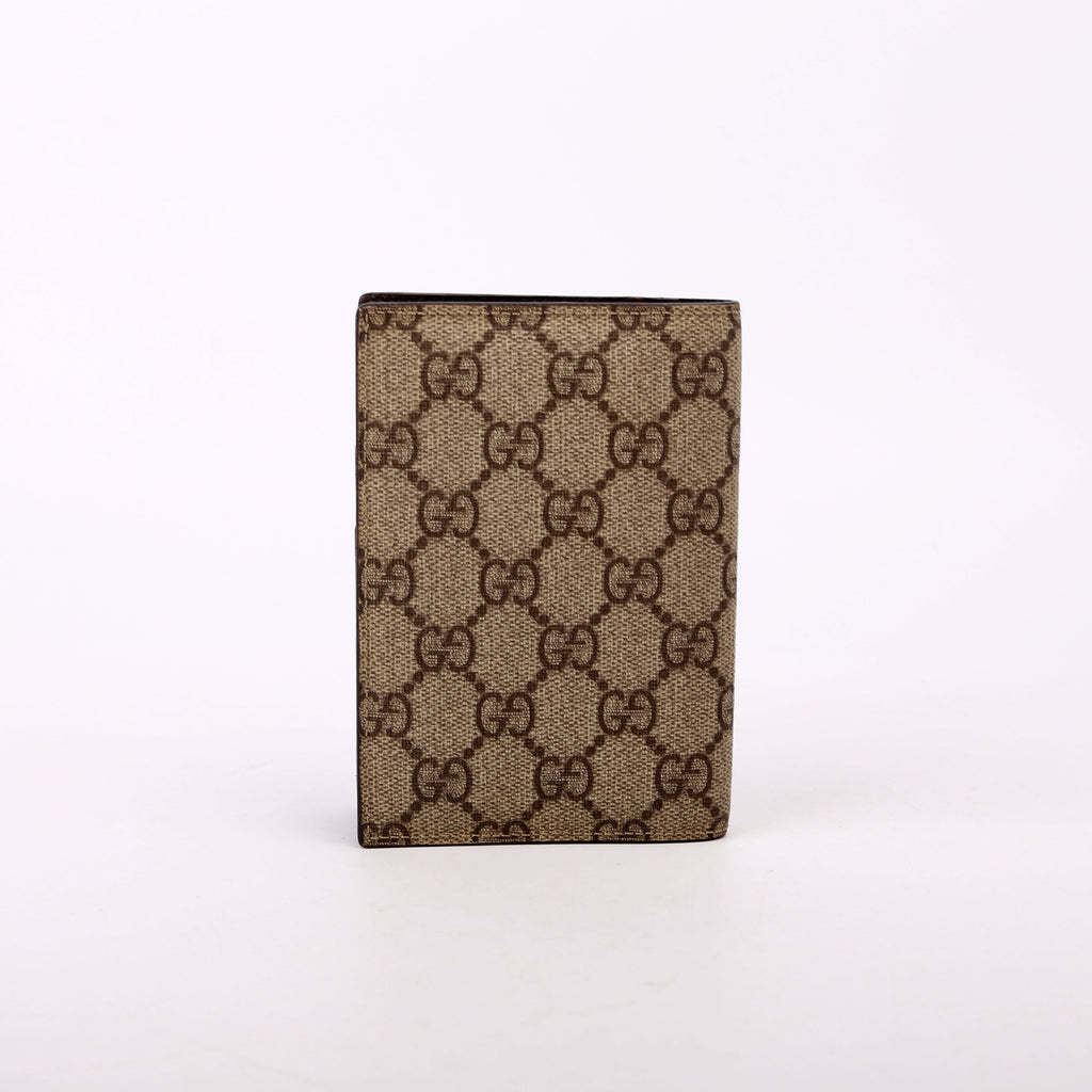 154694 GG Supreme Passport Case Brown