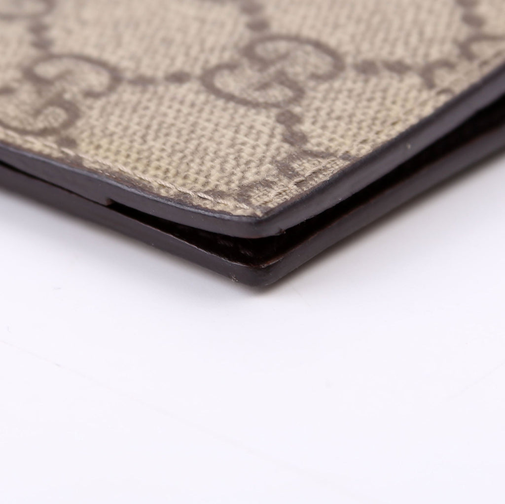 154694 GG Supreme Passport Case Brown