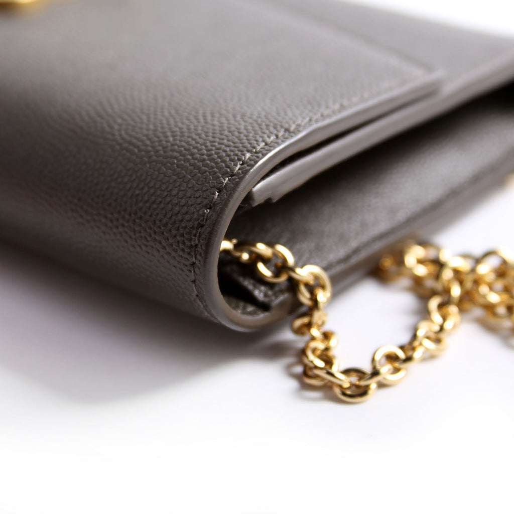 Uptown Chain Wallet Grain 607788 Gray