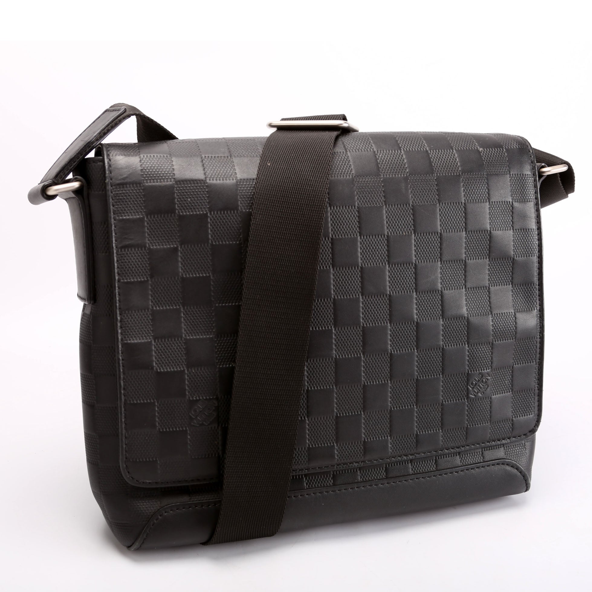 District PM Infini Black