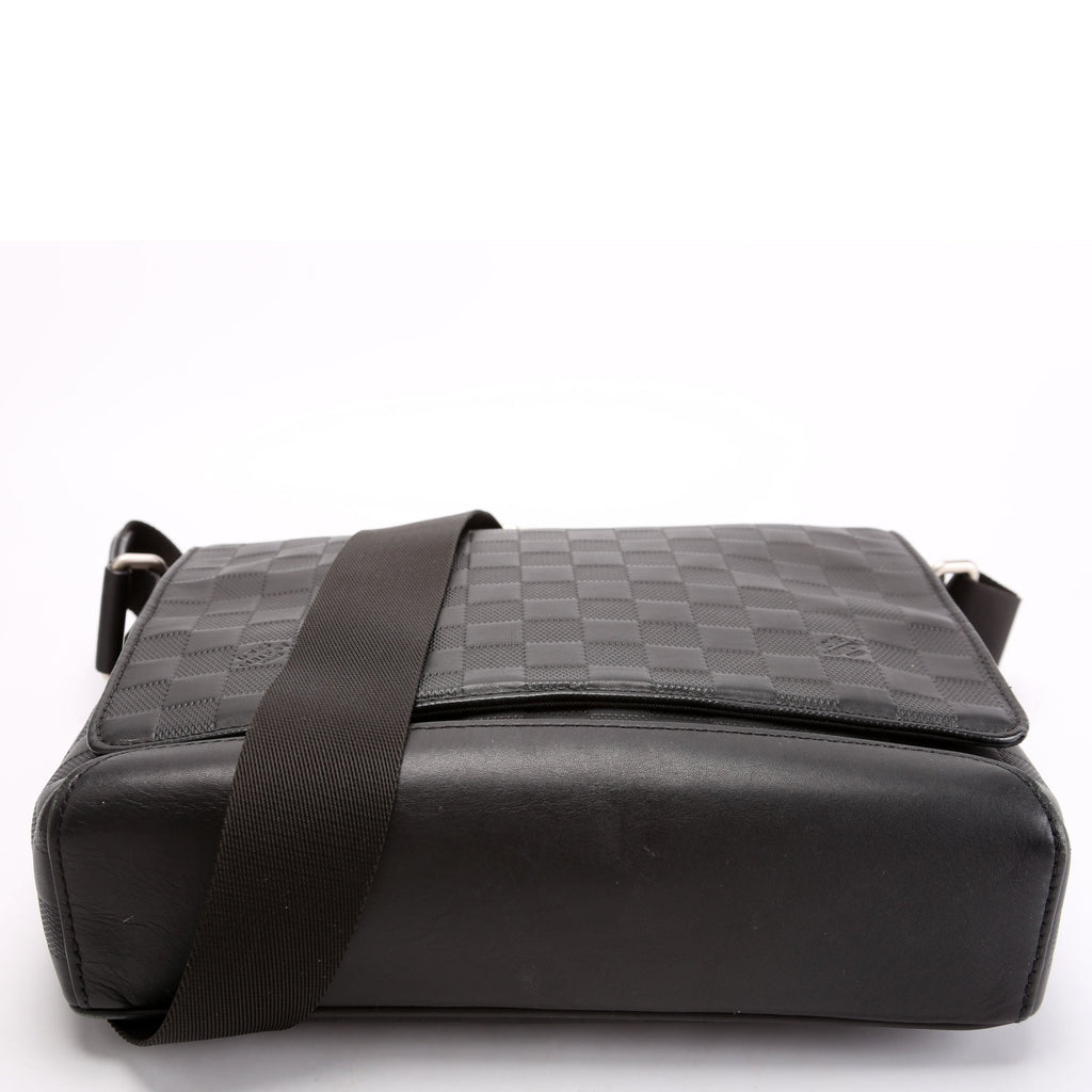 District PM Infini Black