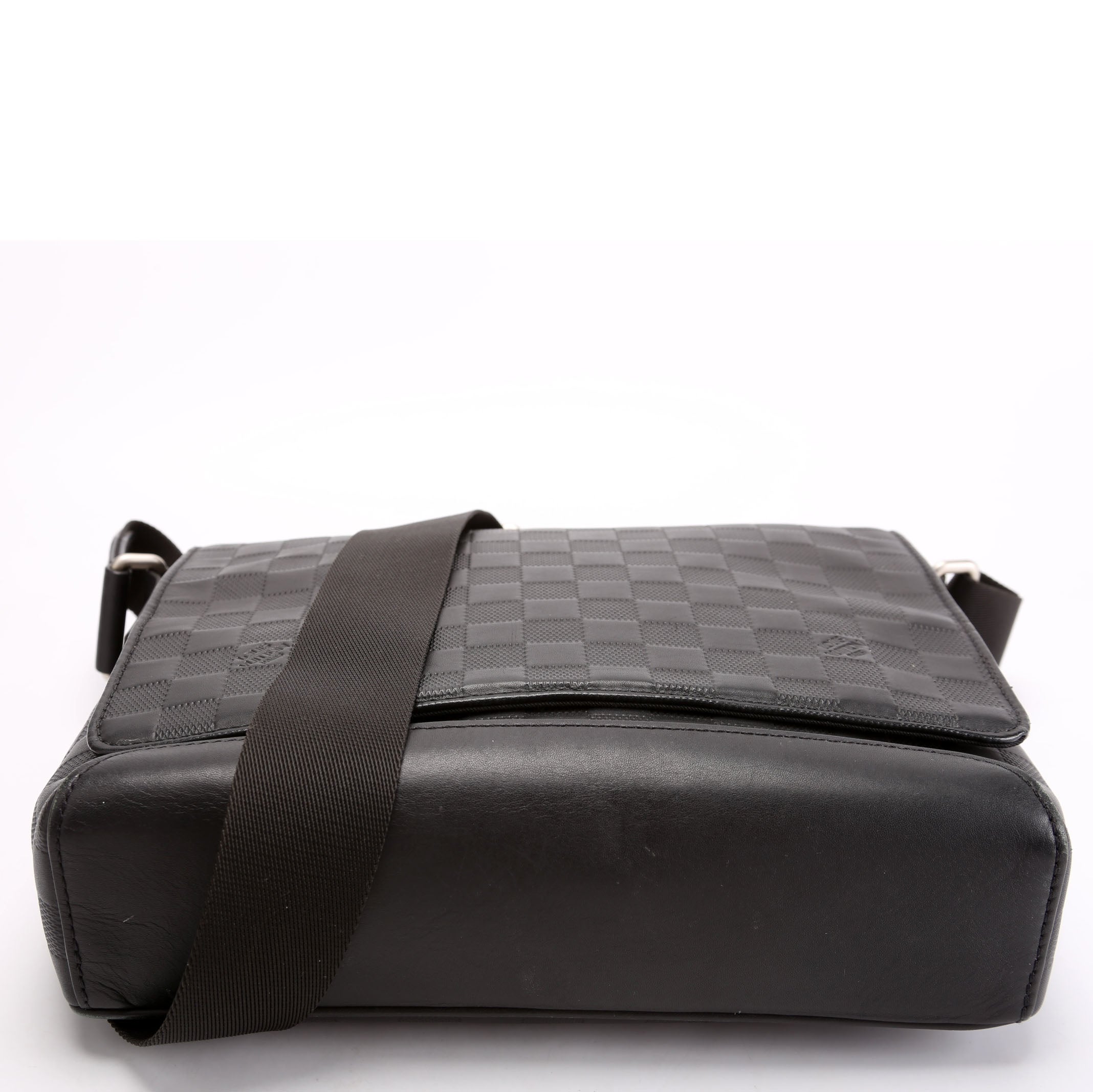 District PM Infini Black
