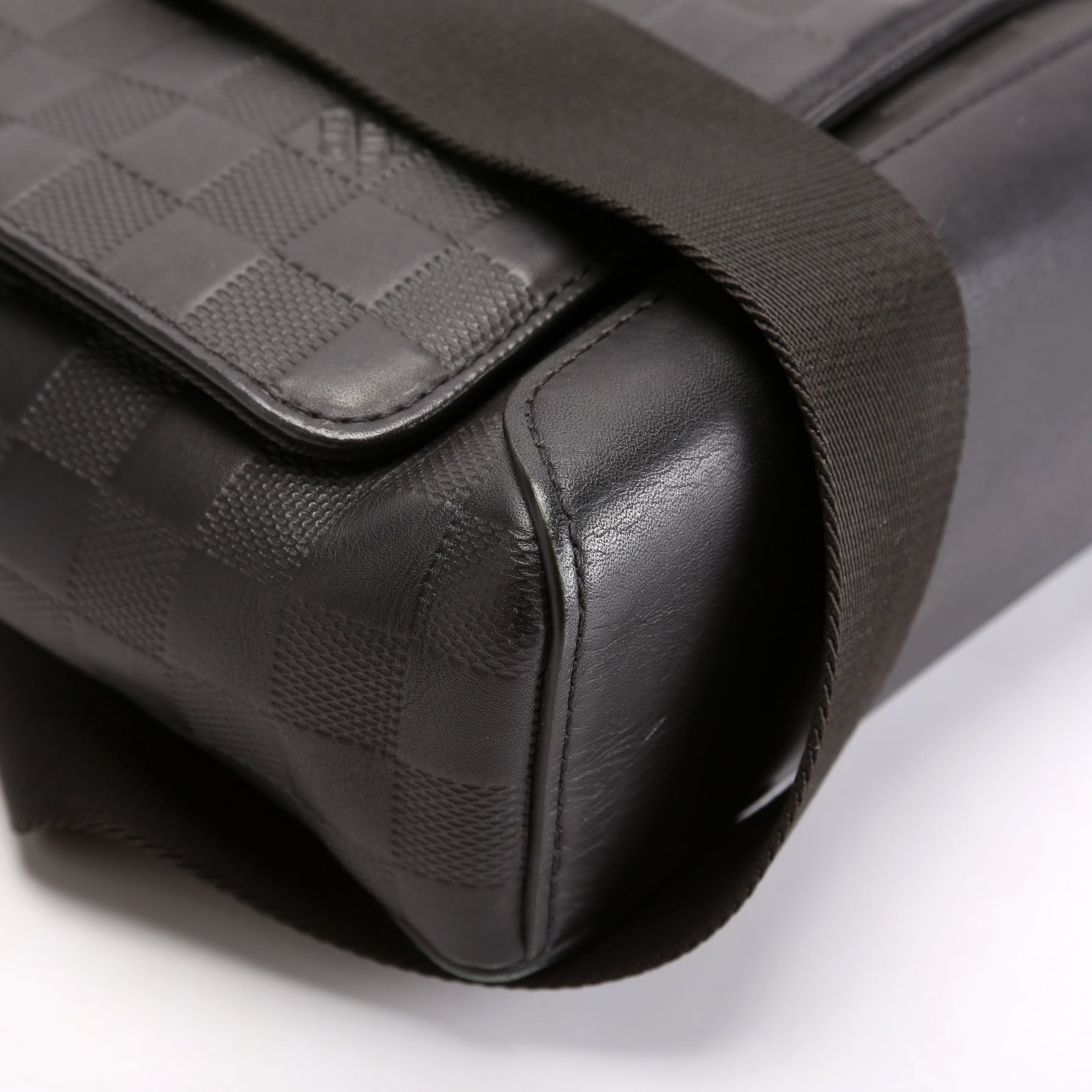 District PM Infini Black