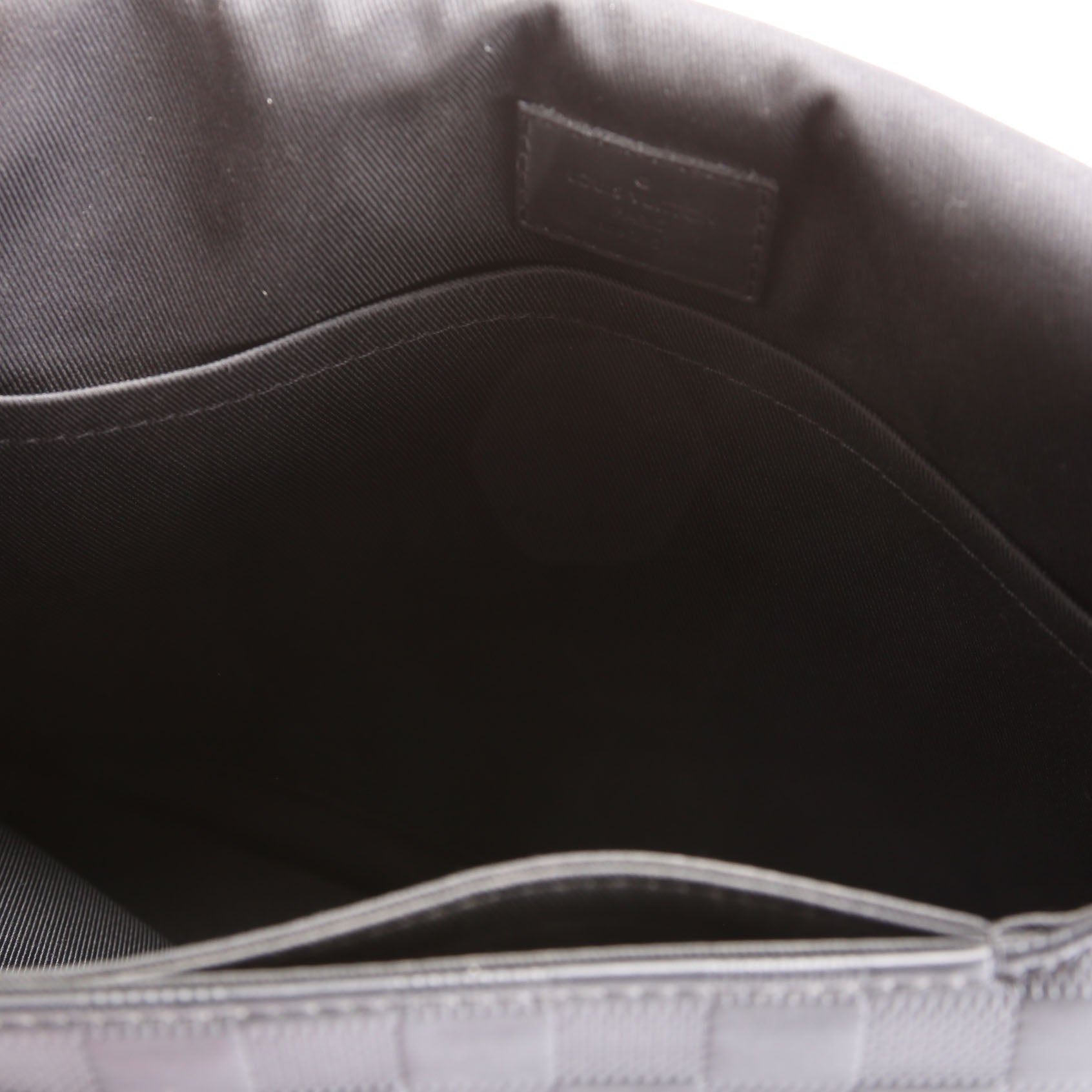 District PM Infini Black