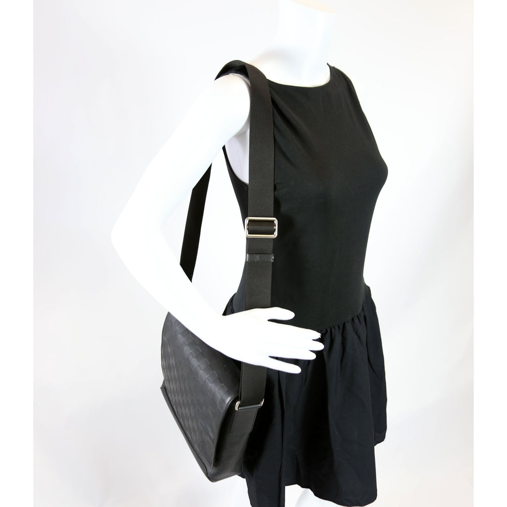 District PM Infini Black