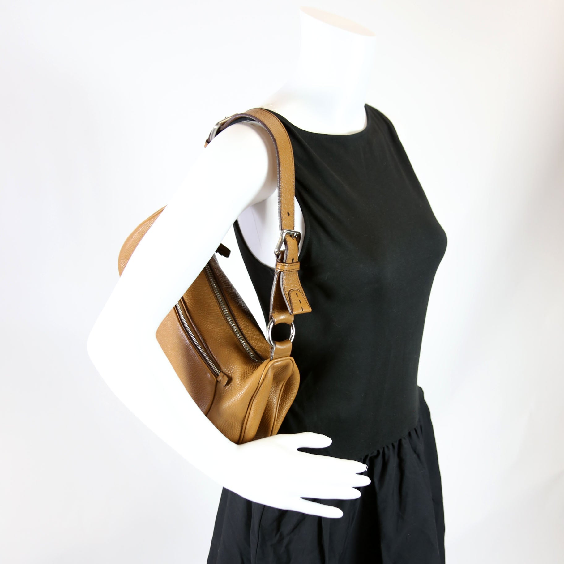 Vitello Daino Small Hobo Vintage Brown