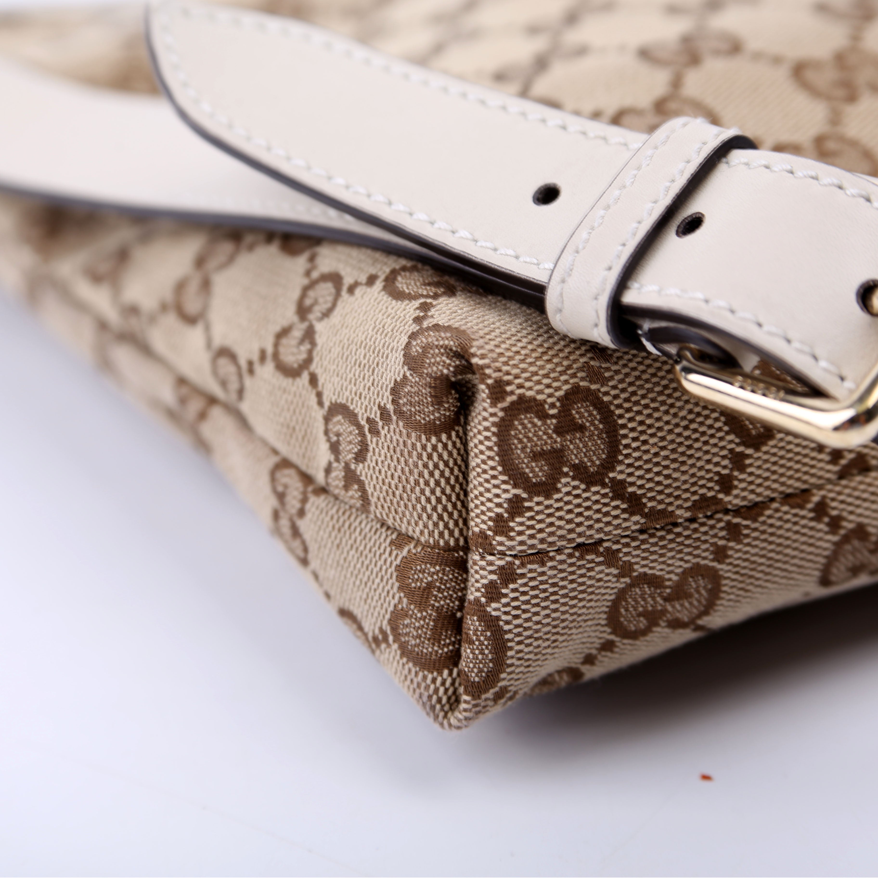 388924 GG Canvas Crossbody White