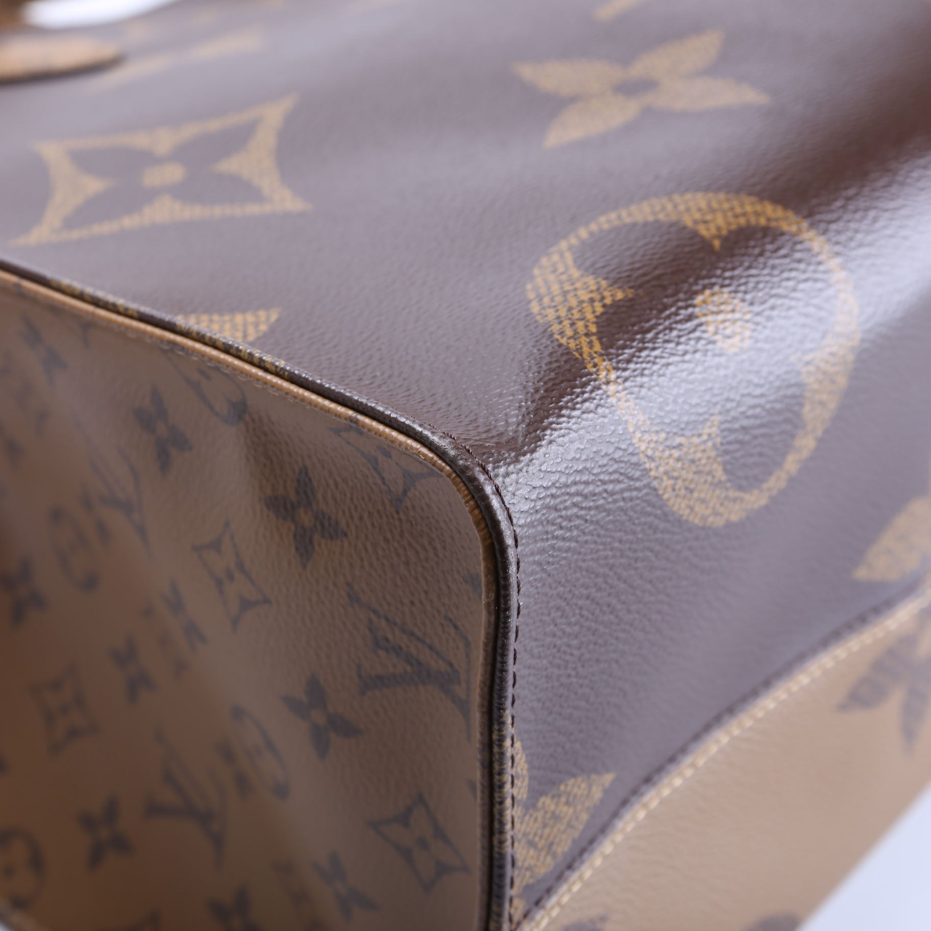 ONTHEGO GM Reverse Monogram