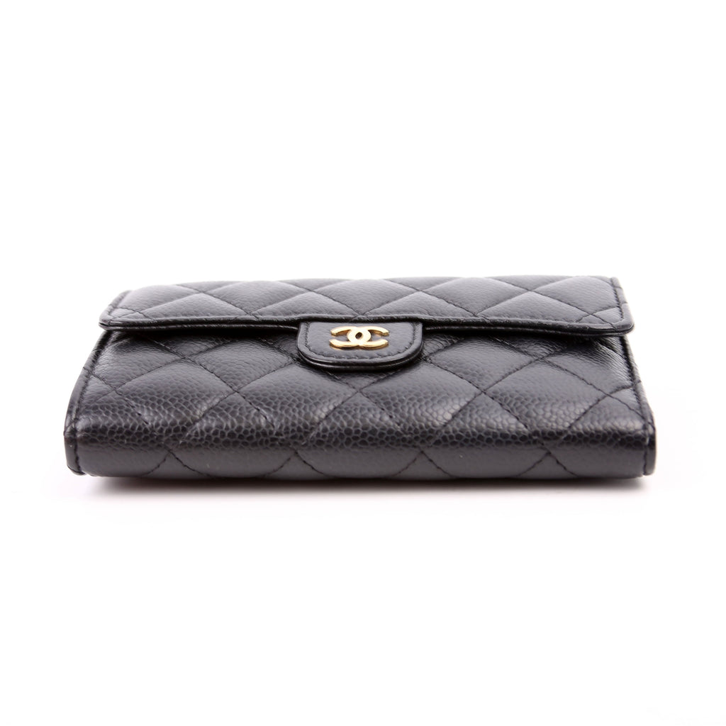 Classic Flap Medium Wallet Caviar 31M Black