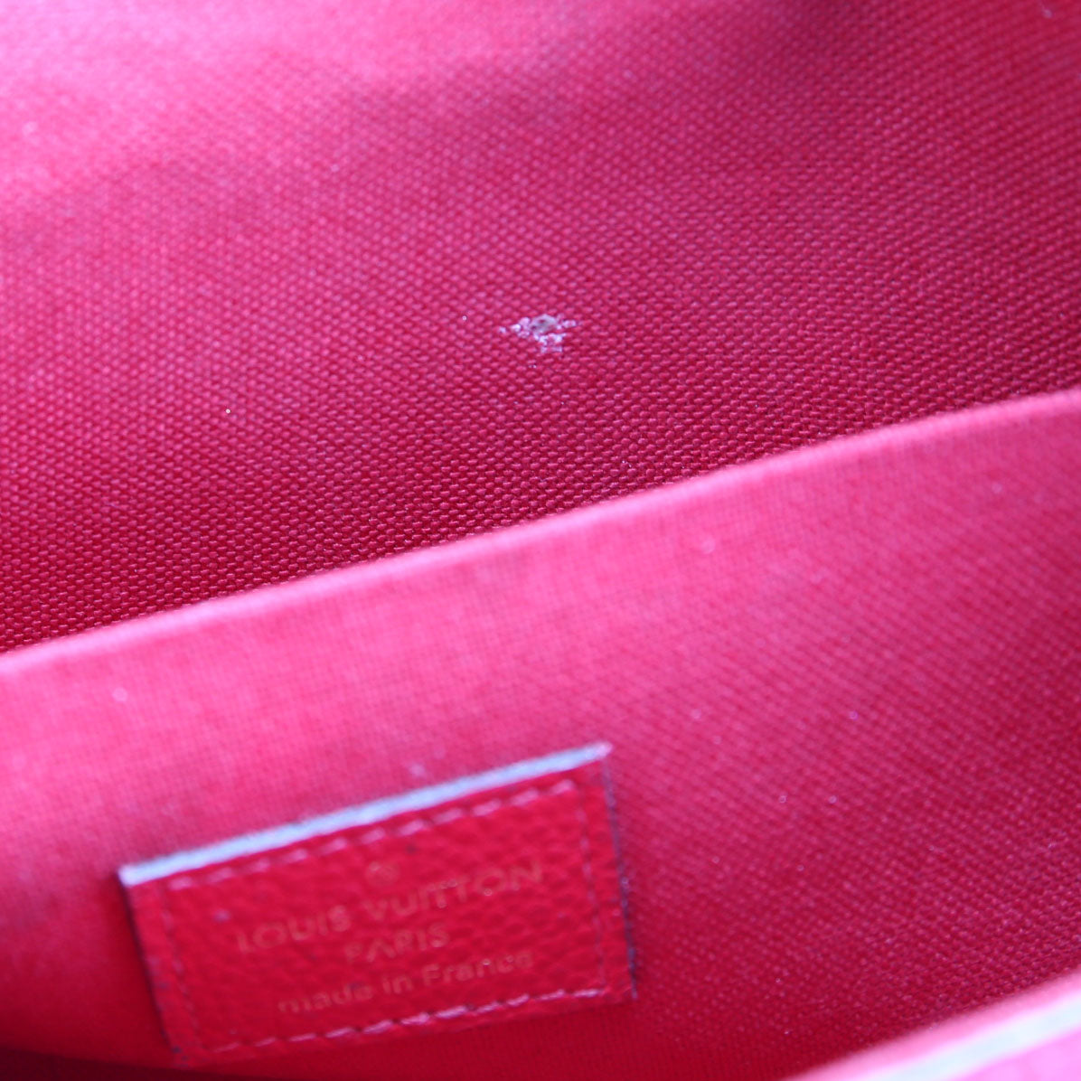 Pochette Felicie Empreinte Red