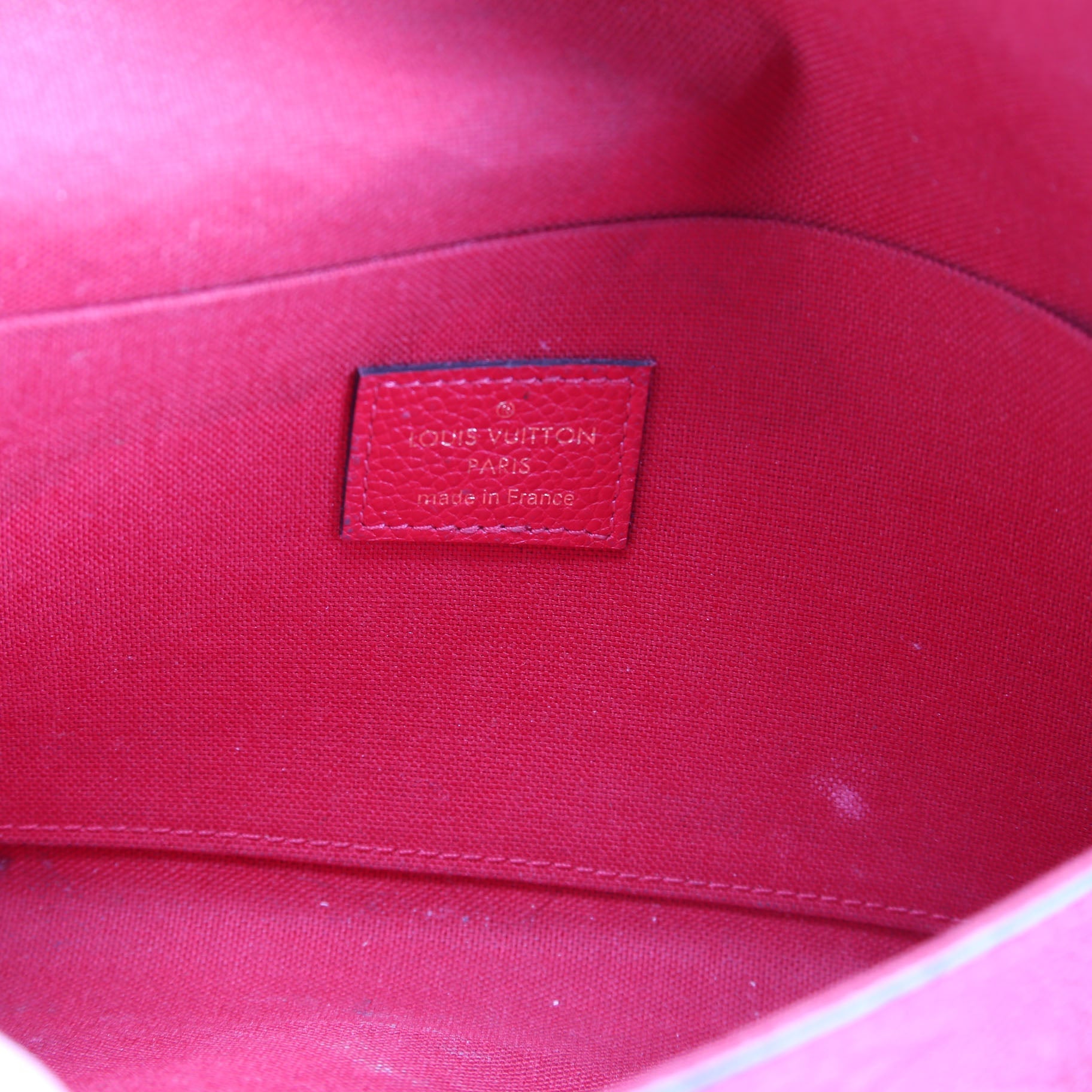 Pochette Felicie Empreinte Red