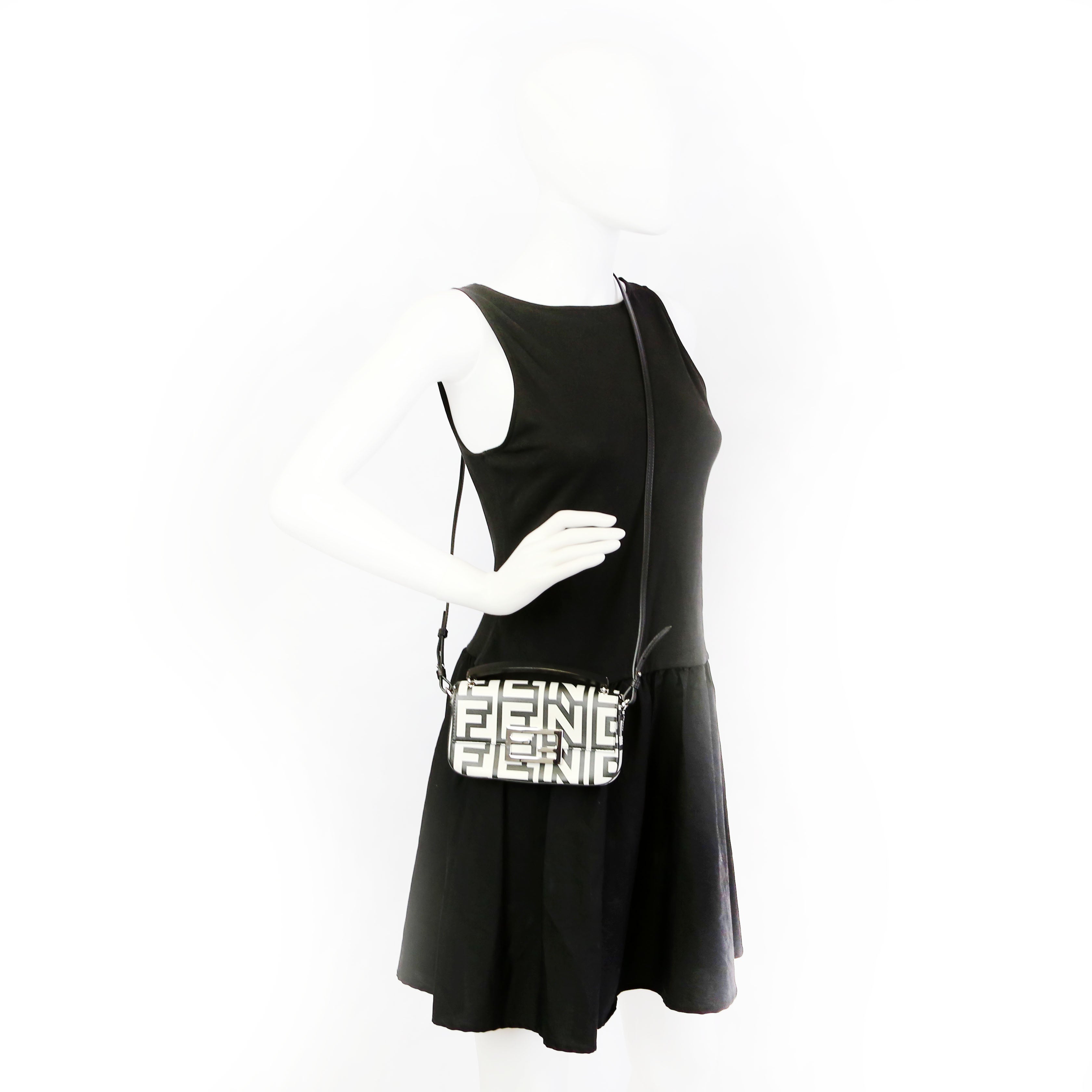 x Marc Jacobs Phone Baguette
