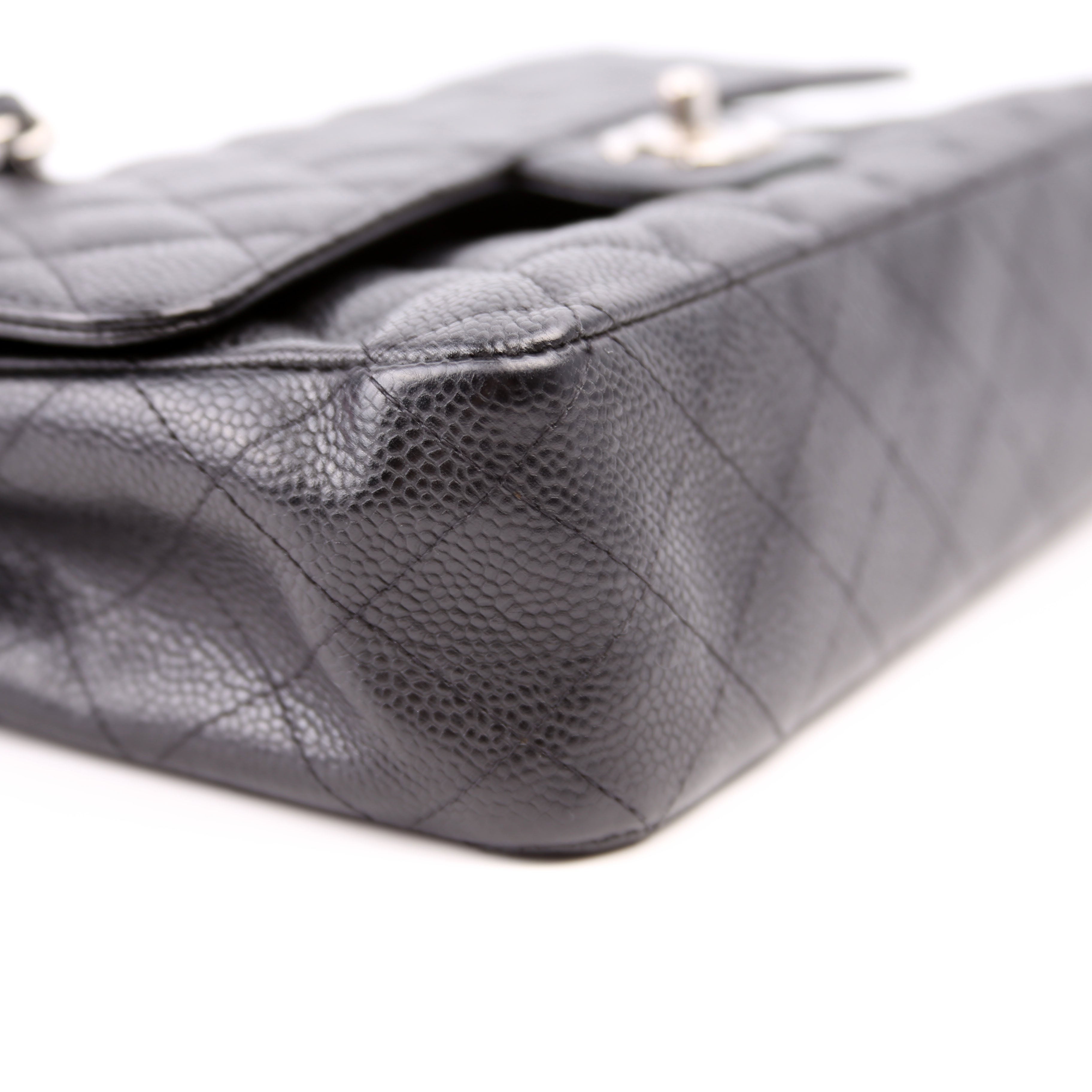 Classic Flap Medium Caviar Black