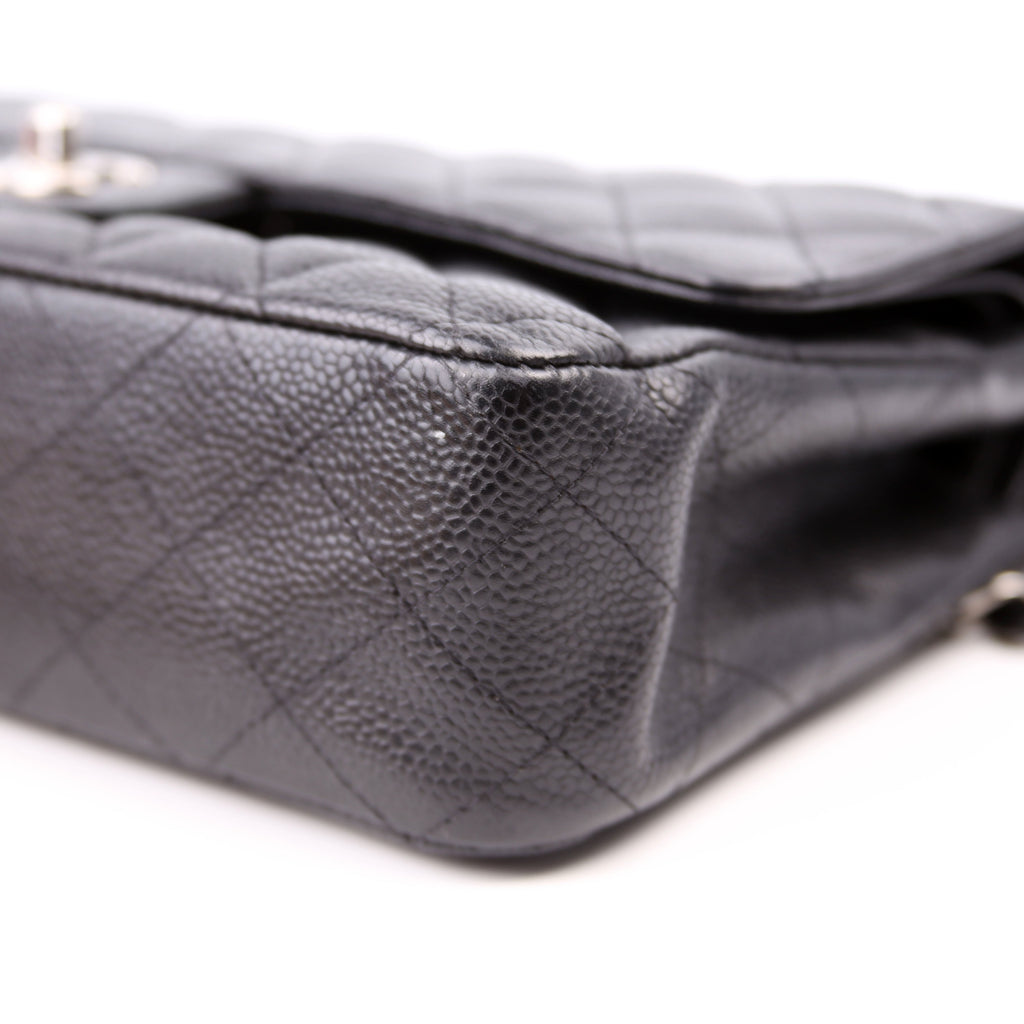 Classic Flap Medium Caviar Black