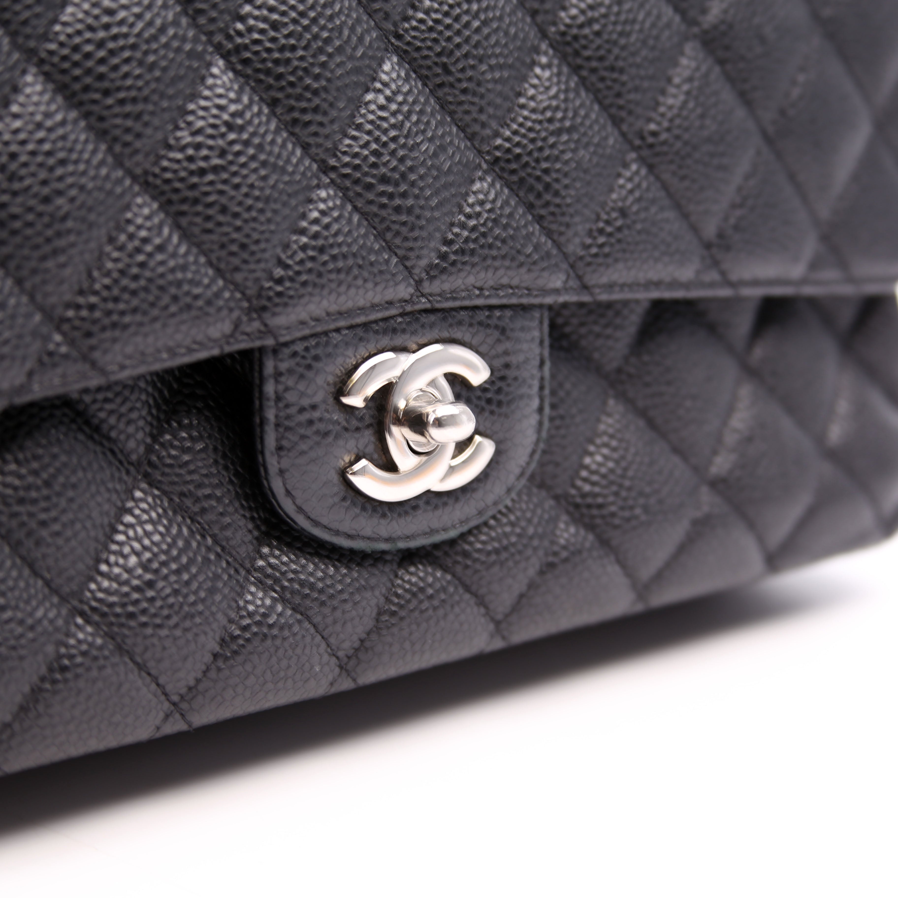 Classic Flap Medium Caviar Black