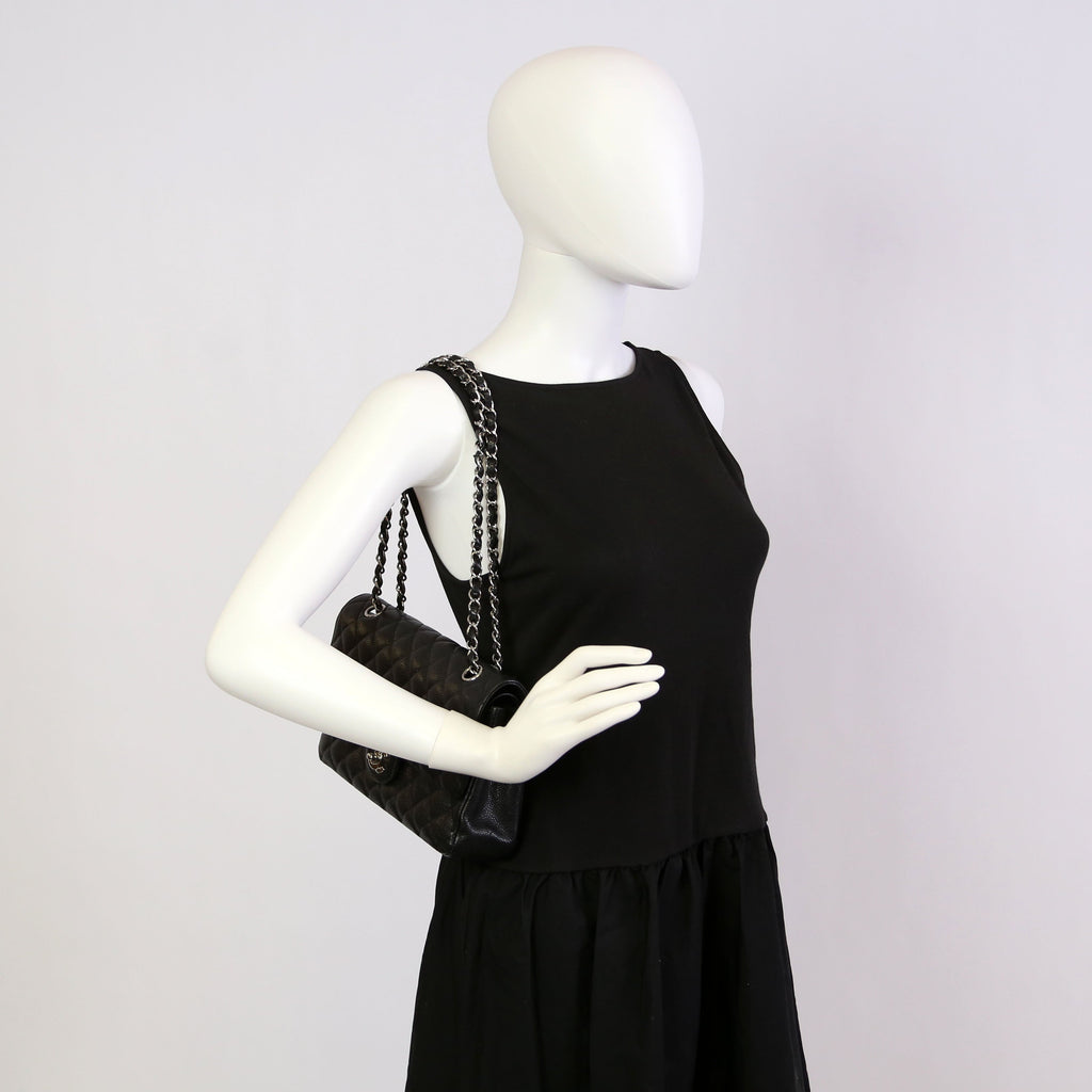 Classic Flap Medium Caviar Black