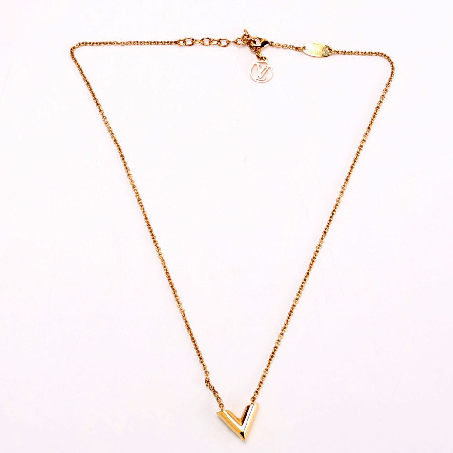 Essential V Necklace
