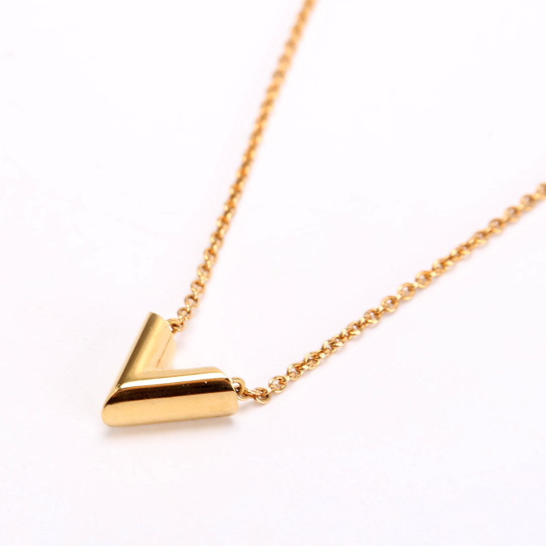 Essential V Necklace