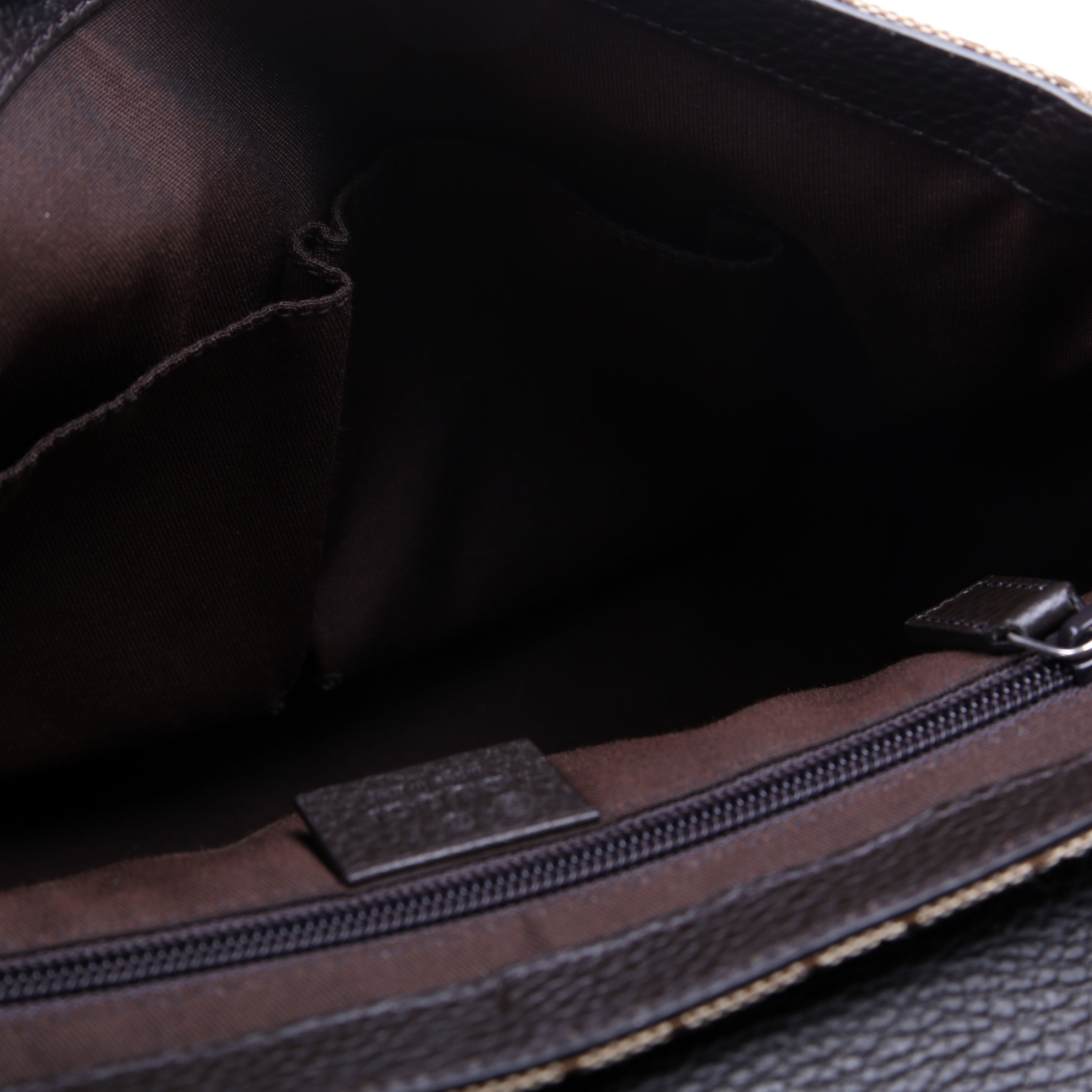 449172 GG Canvas Messenger