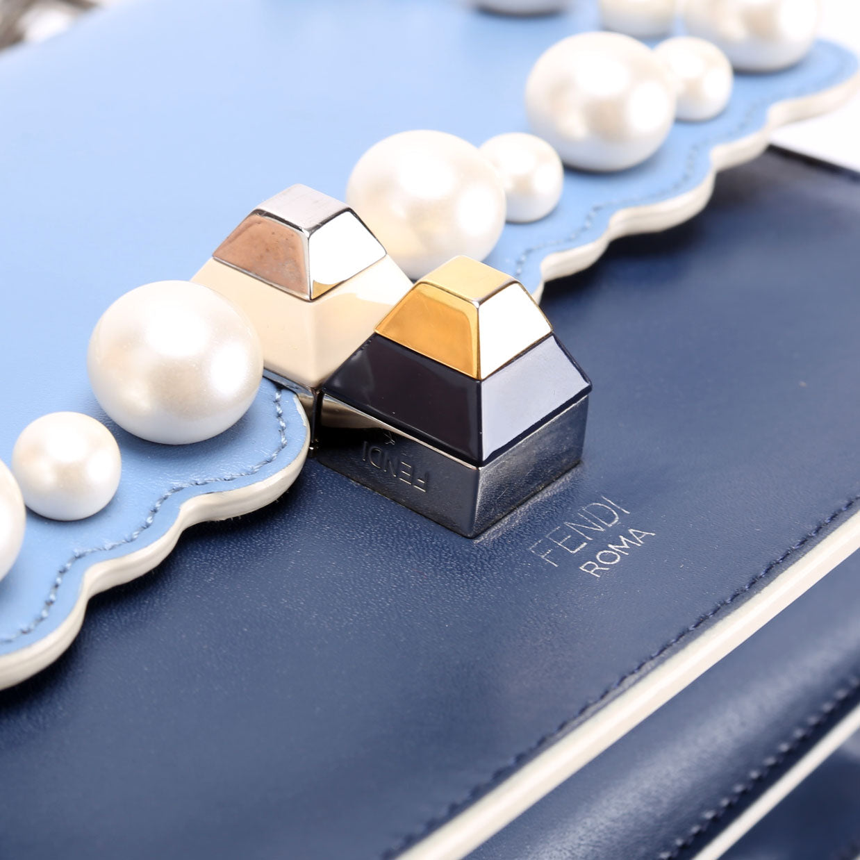 8M0381 Kan I Scalloped Leather/Pearls Small Blue