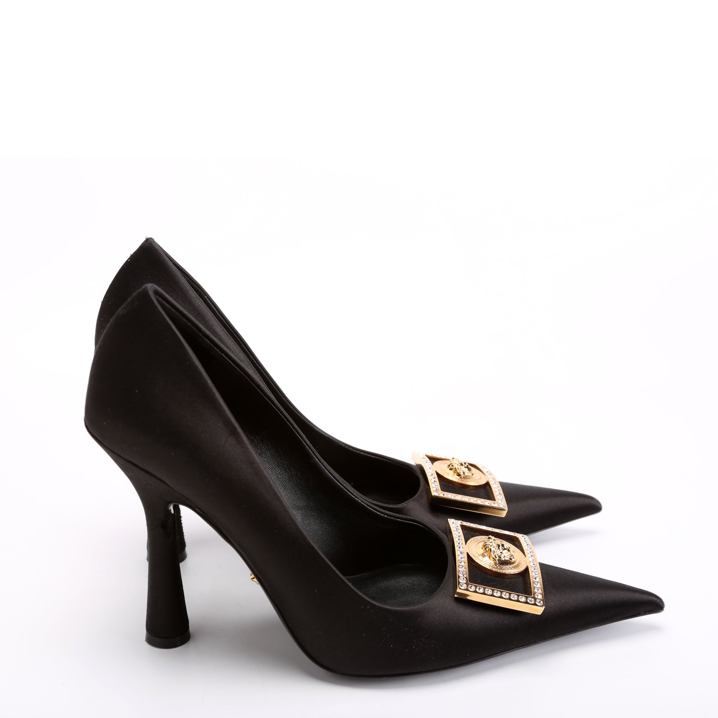 Medusa Plaque Satin Pumps Size 38.5 Black