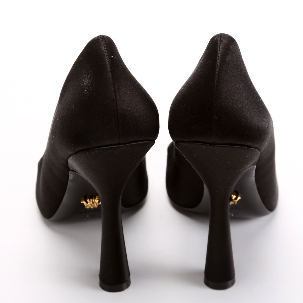 Medusa Plaque Satin Pumps Size 38.5 Black
