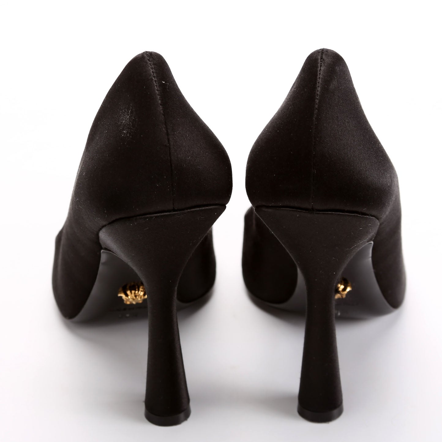 Medusa Plaque Satin Pumps Size 38.5 Black