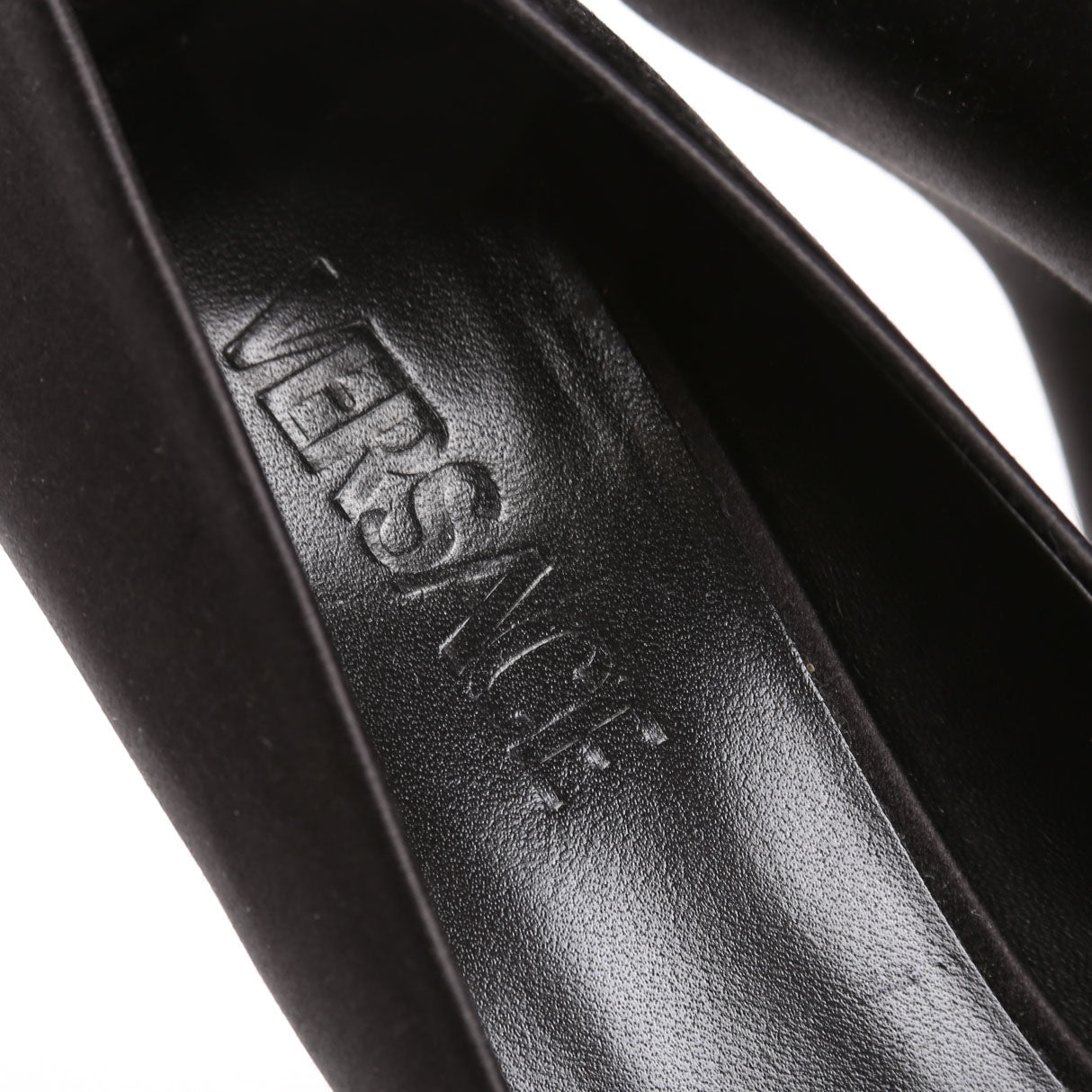 Medusa Plaque Satin Pumps Size 38.5 Black