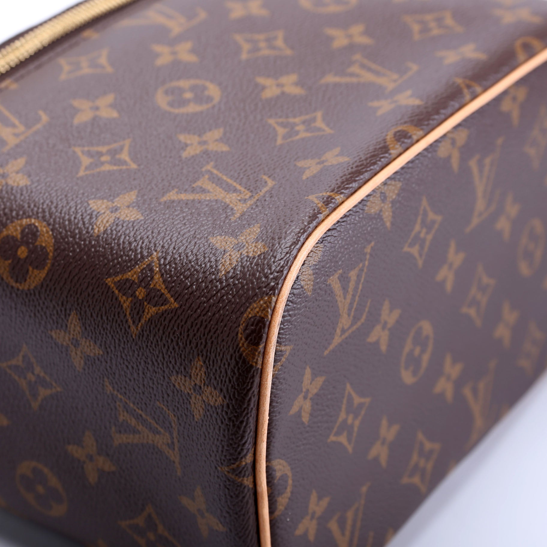 Nice BB Cosmetic Monogram