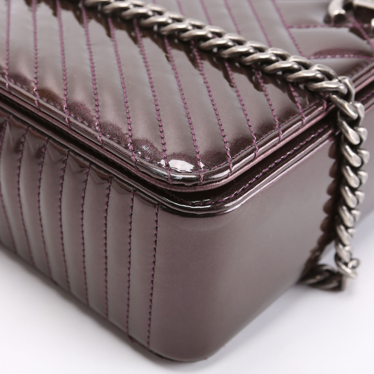 Coco Boy Flap Patent Iridescent Medium 21M Plum