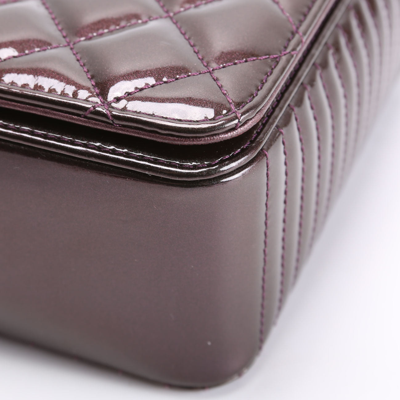 Coco Boy Flap Patent Iridescent Medium 21M Plum