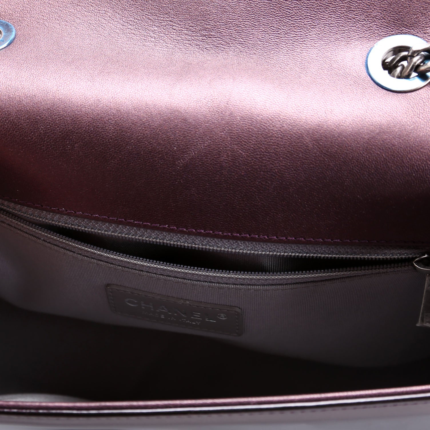 Coco Boy Flap Patent Iridescent Medium 21M Plum