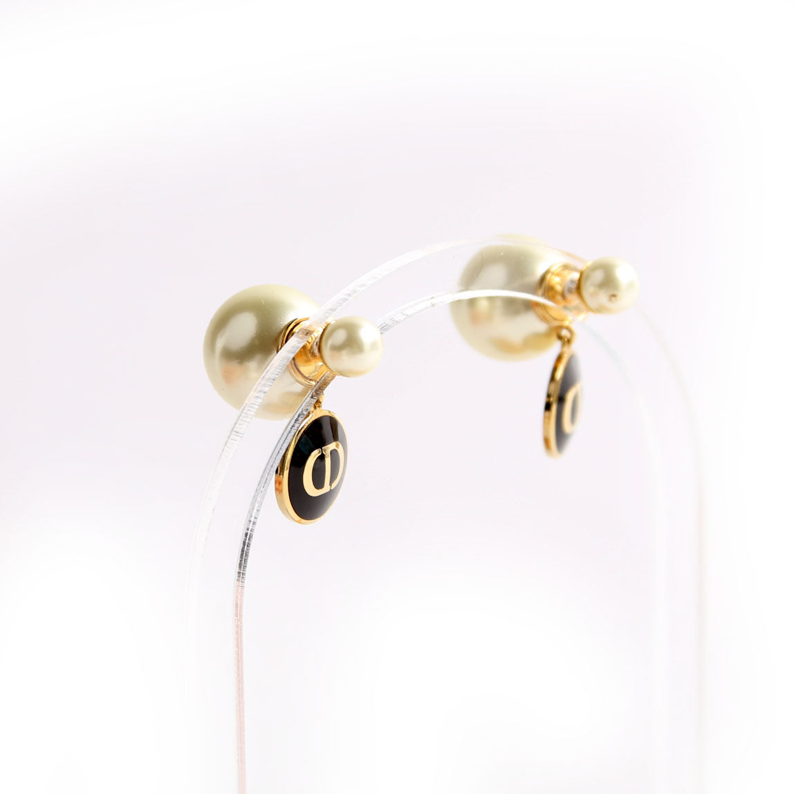 Tribales Resin Pearl CD Earrings Pearl/Black
