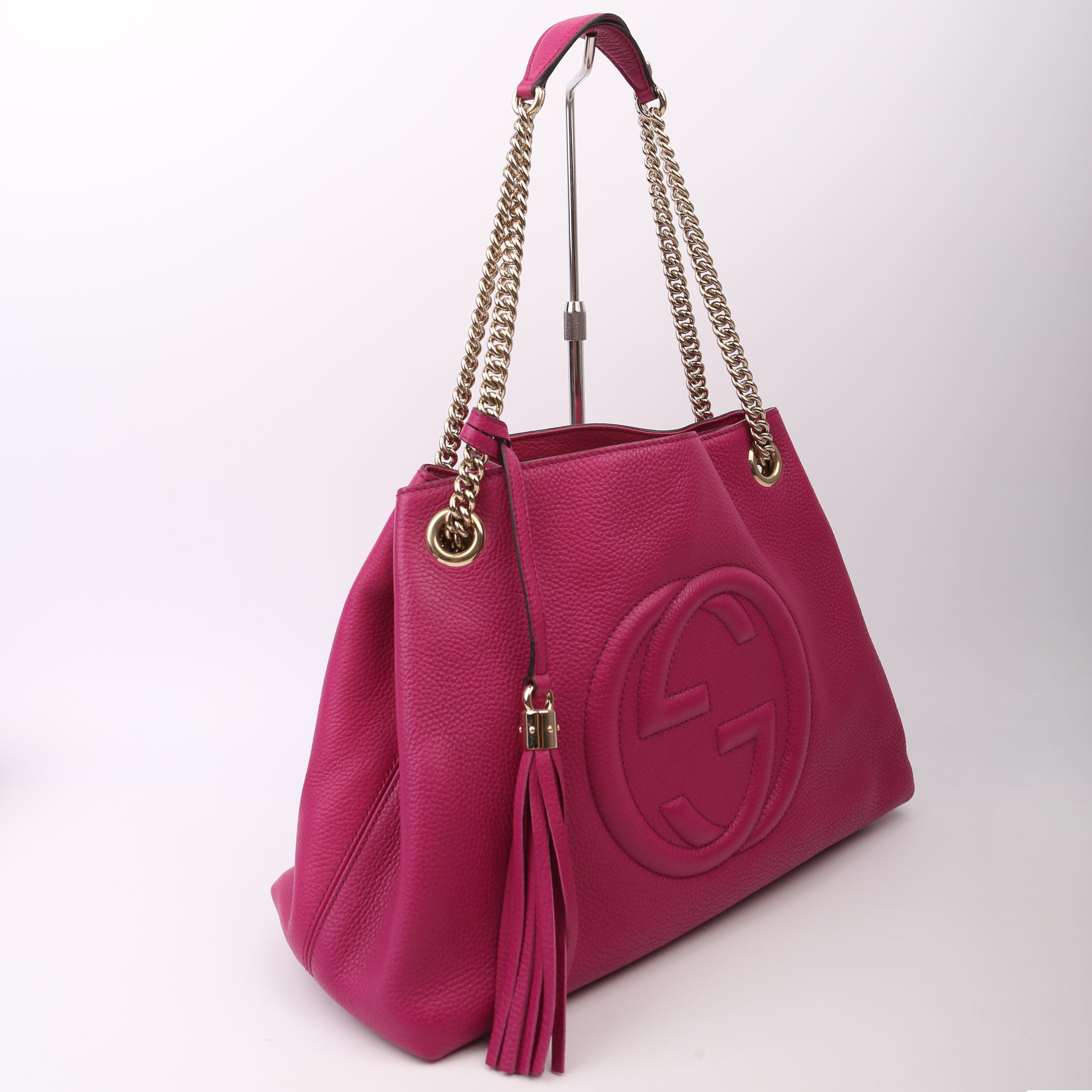 308982 Soho Leather Shoulder Medium Magenta