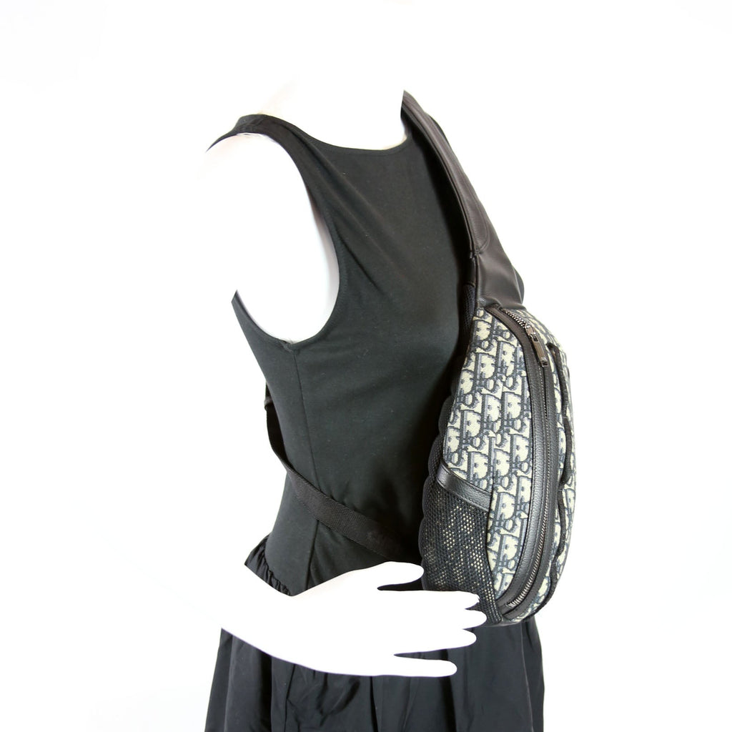 Scarab Bag Oblique Canvas Black/Beige