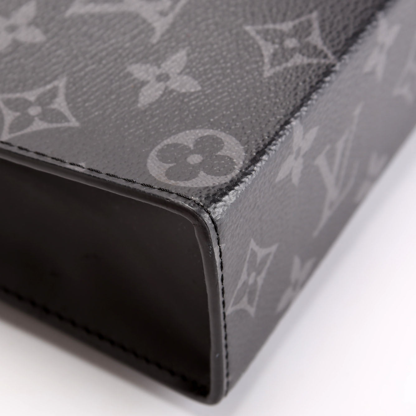 Pochette Voyafe MM Monogram Eclipse Black/Gray