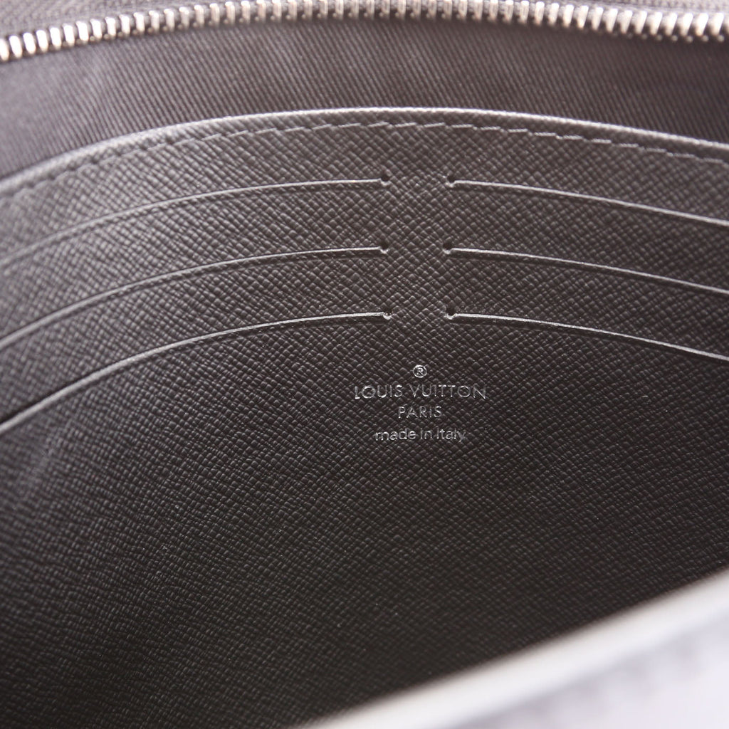 Pochette Voyafe MM Monogram Eclipse Black/Gray