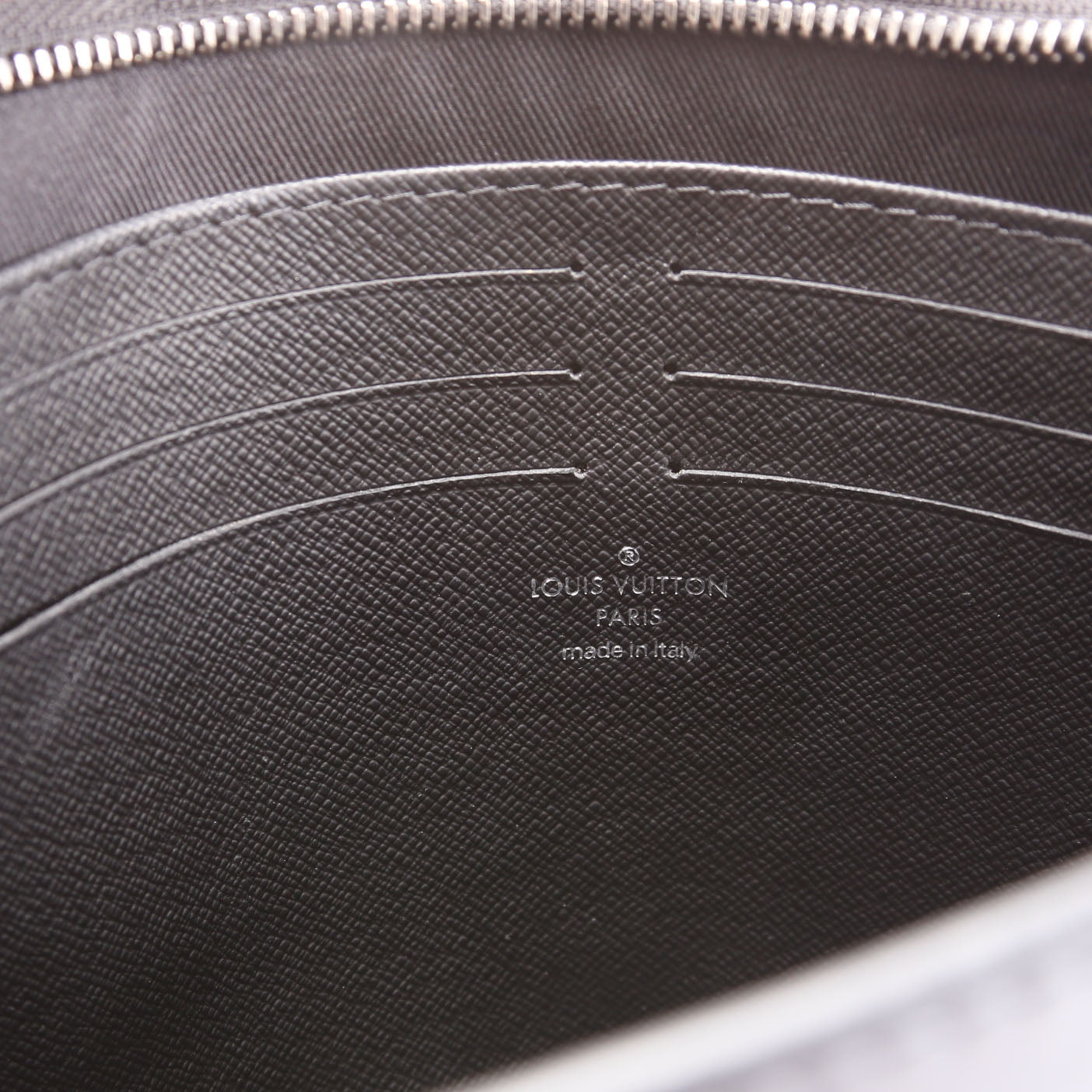Pochette Voyafe MM Monogram Eclipse Black/Gray