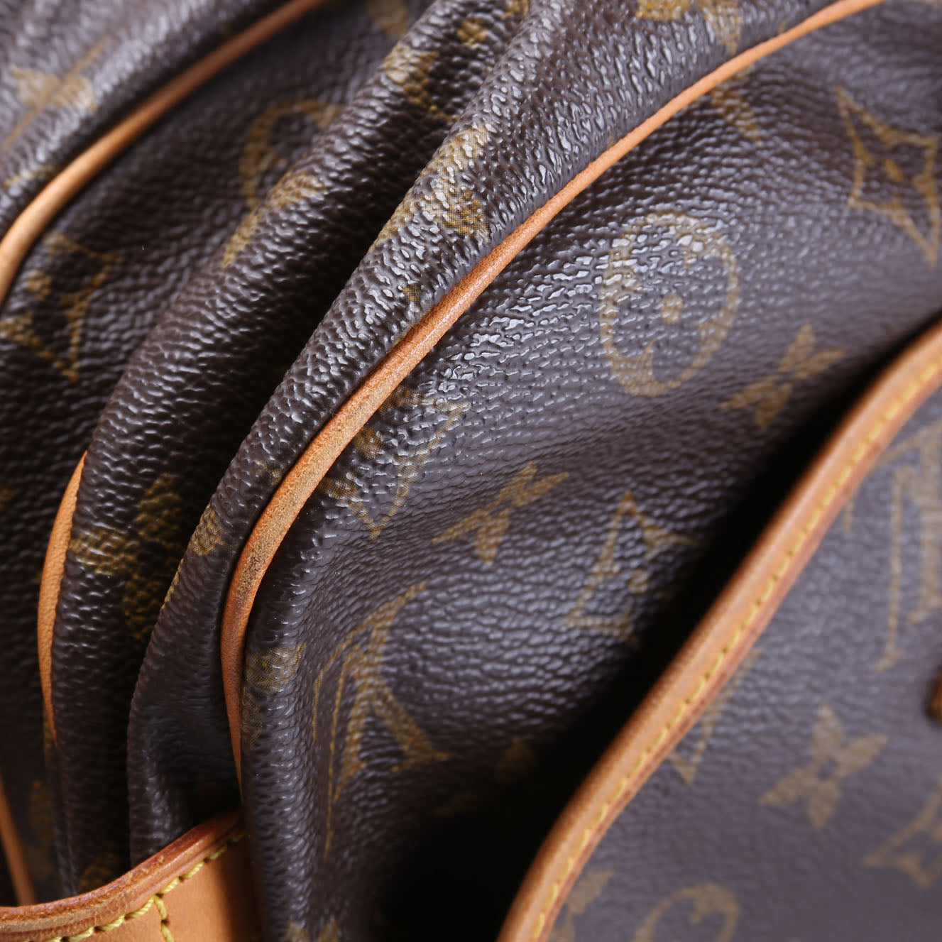 Saumur 30 Monogram
