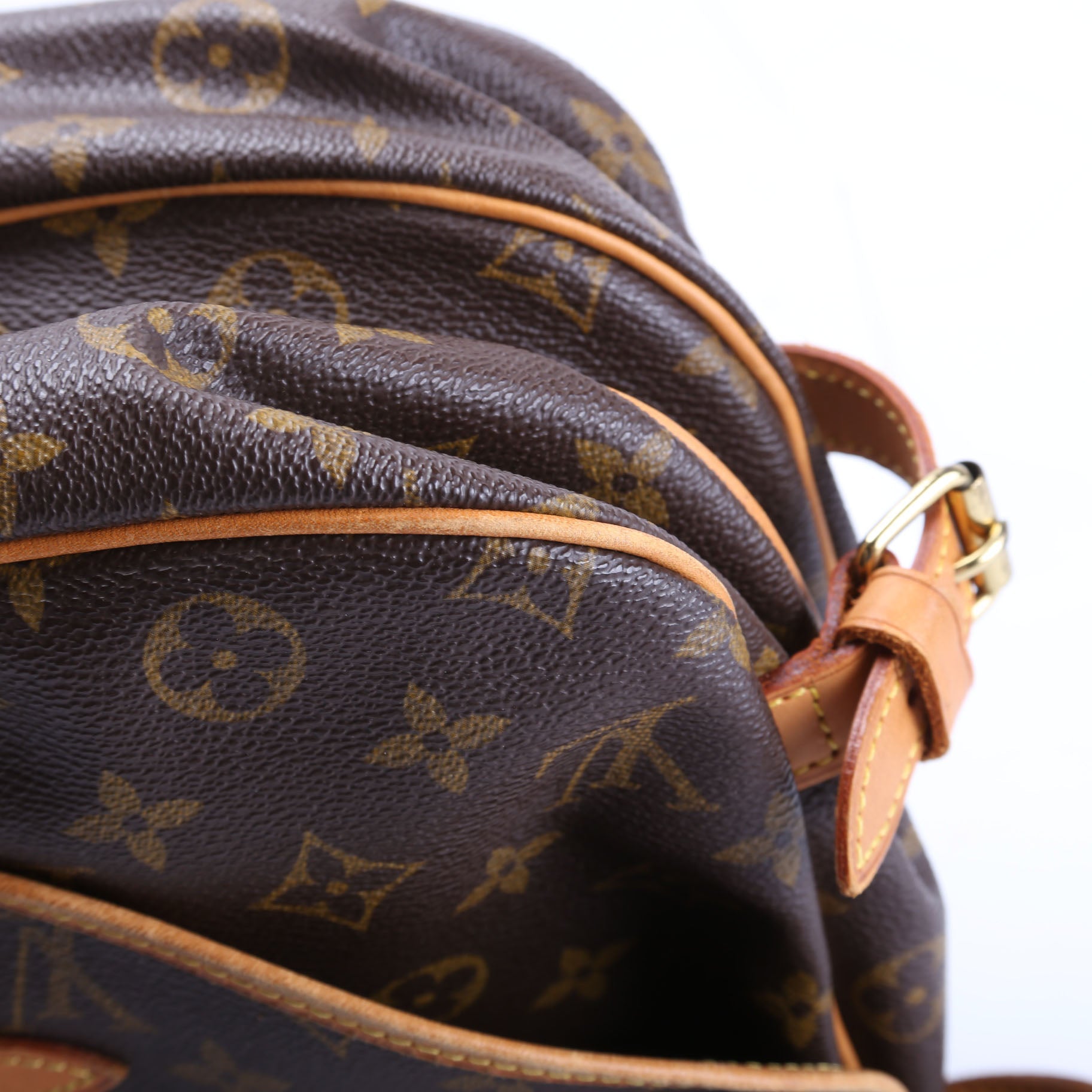 Saumur 30 Monogram