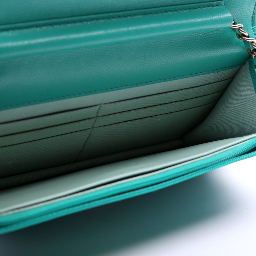 WOC Classic Quilted Caviar RFID Green