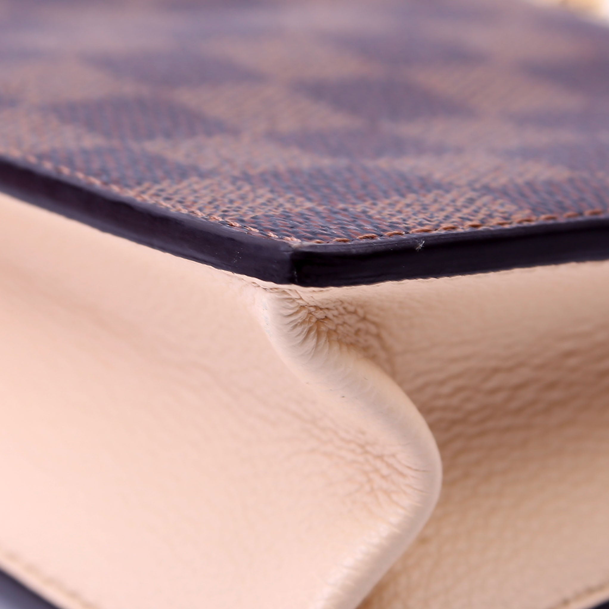 Vavin Chain Wallet Damier Ebene Cream