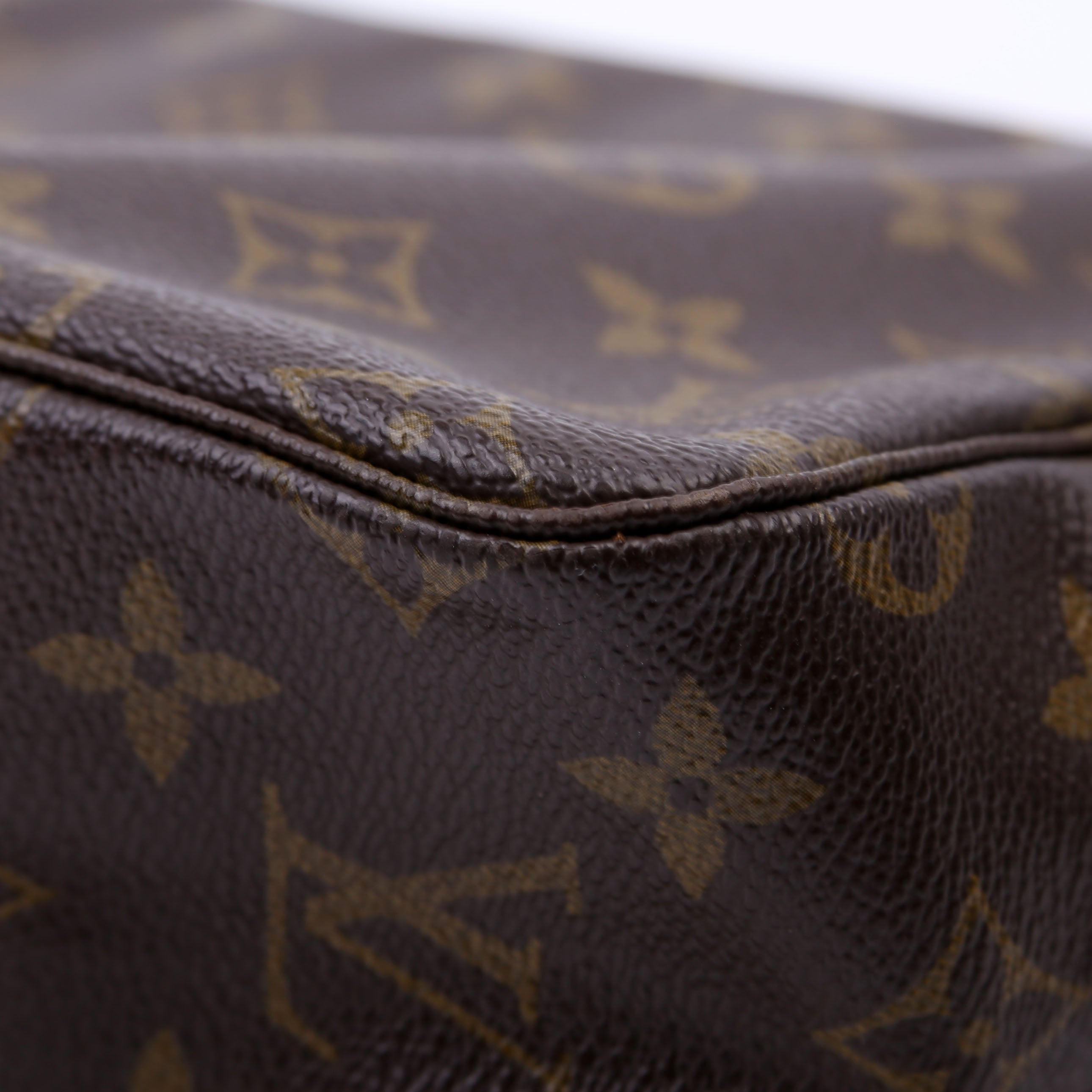 Trousse Toilette 28 Monogram