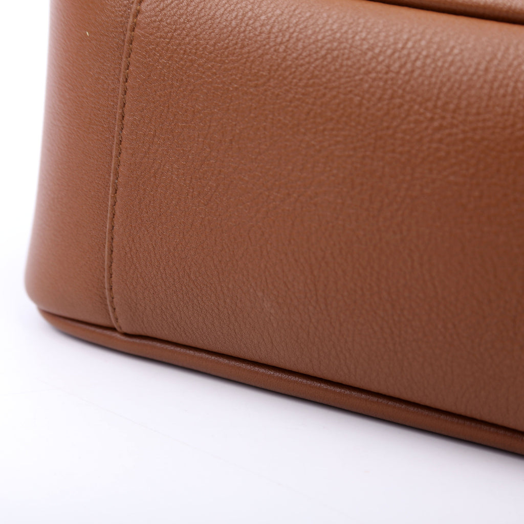 713938 Le A 7 Supple Small Hobo Brown