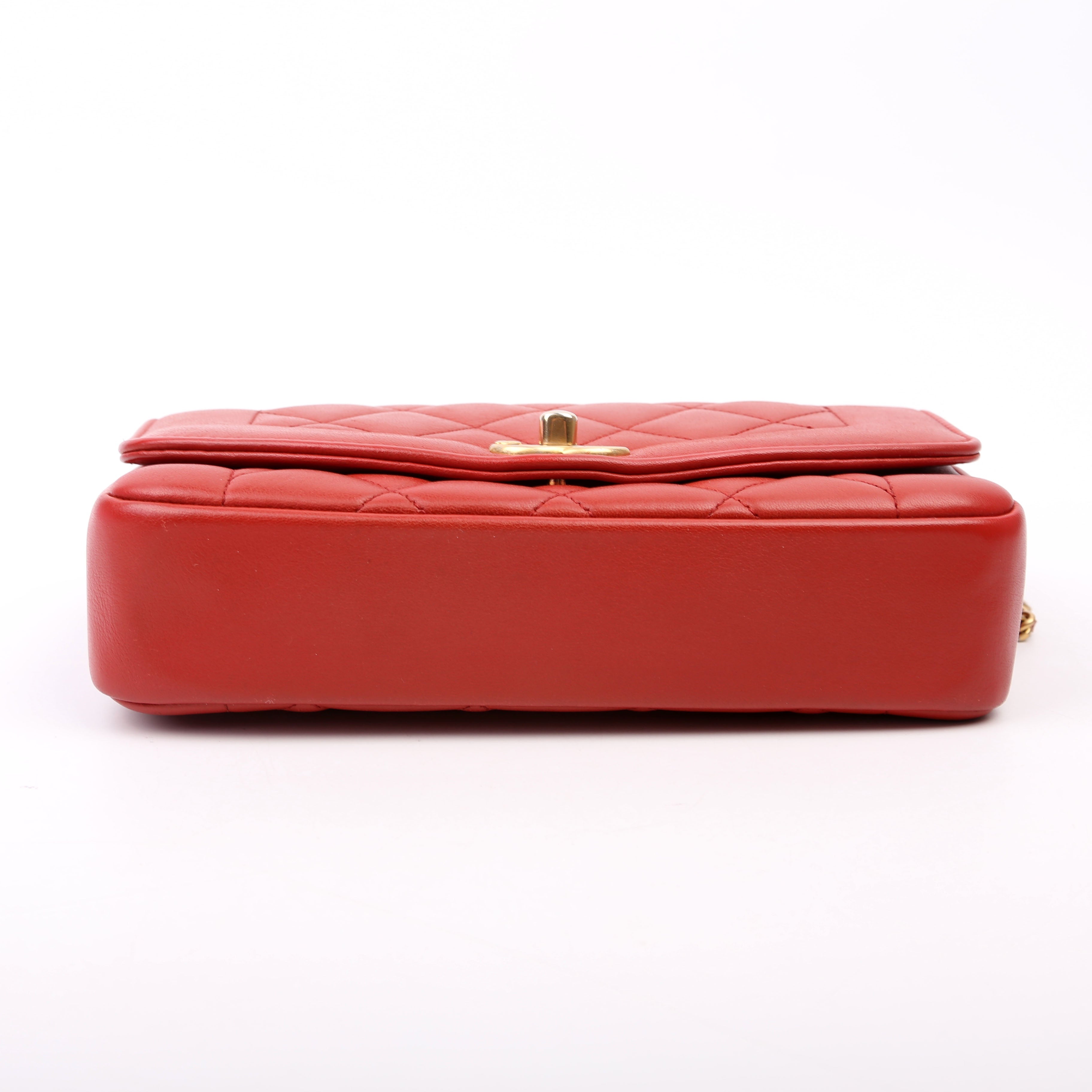 Vintage Flap Bag Medium Lambskin 20M Red